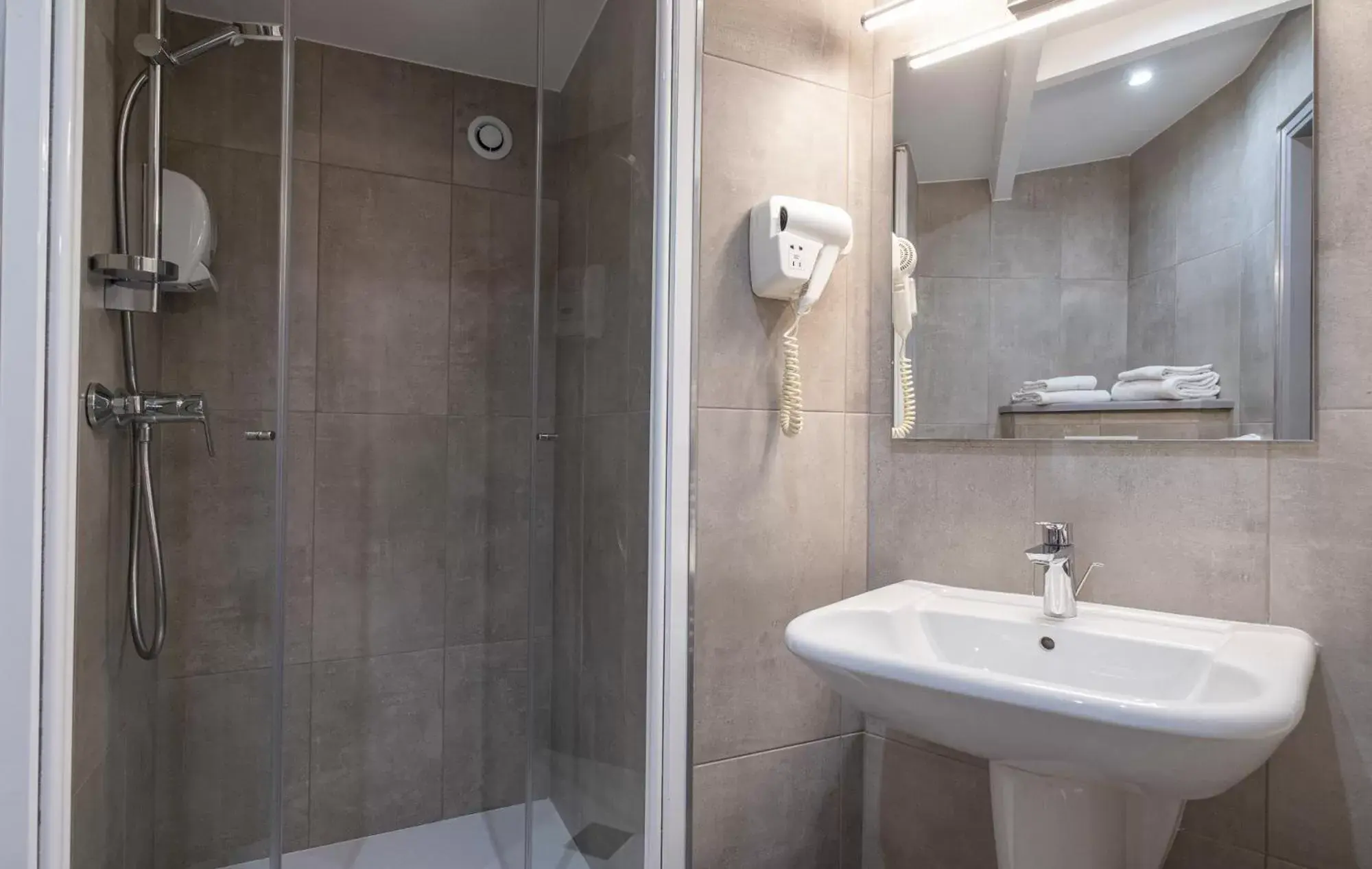 Double Room in Charme Hôtel, Montbéliard Sud Double Room in Charme Hôtel, Montbéliard Sud