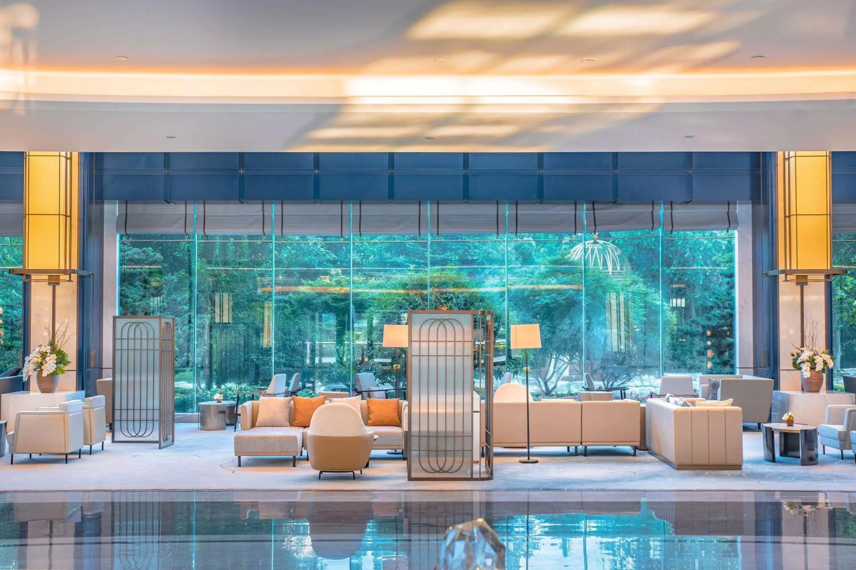 Lobby or reception in Wyndham Qingdao