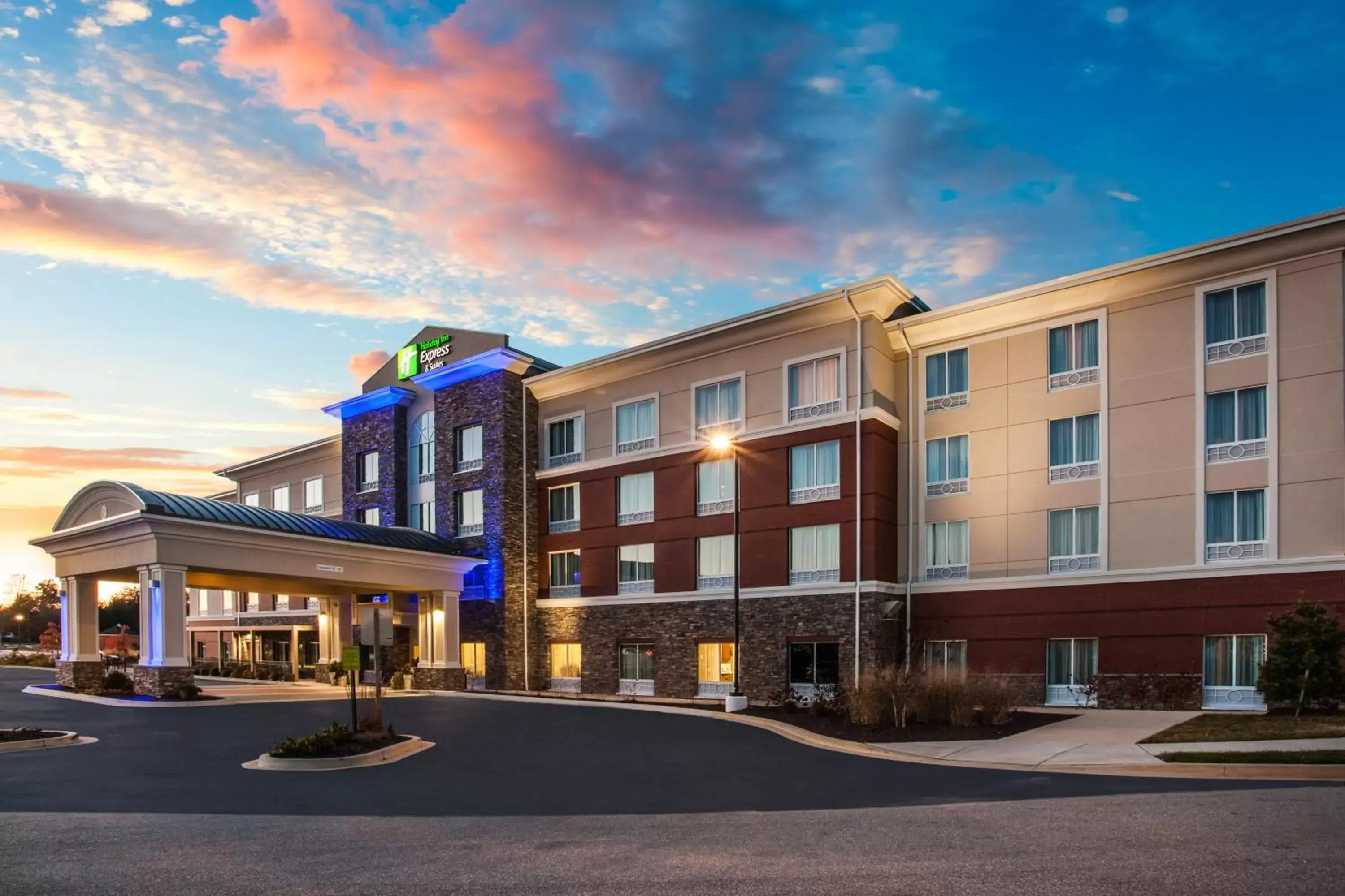 Property Building in Holiday Inn Express & Suites Lexington Park California, an IHG Hotel