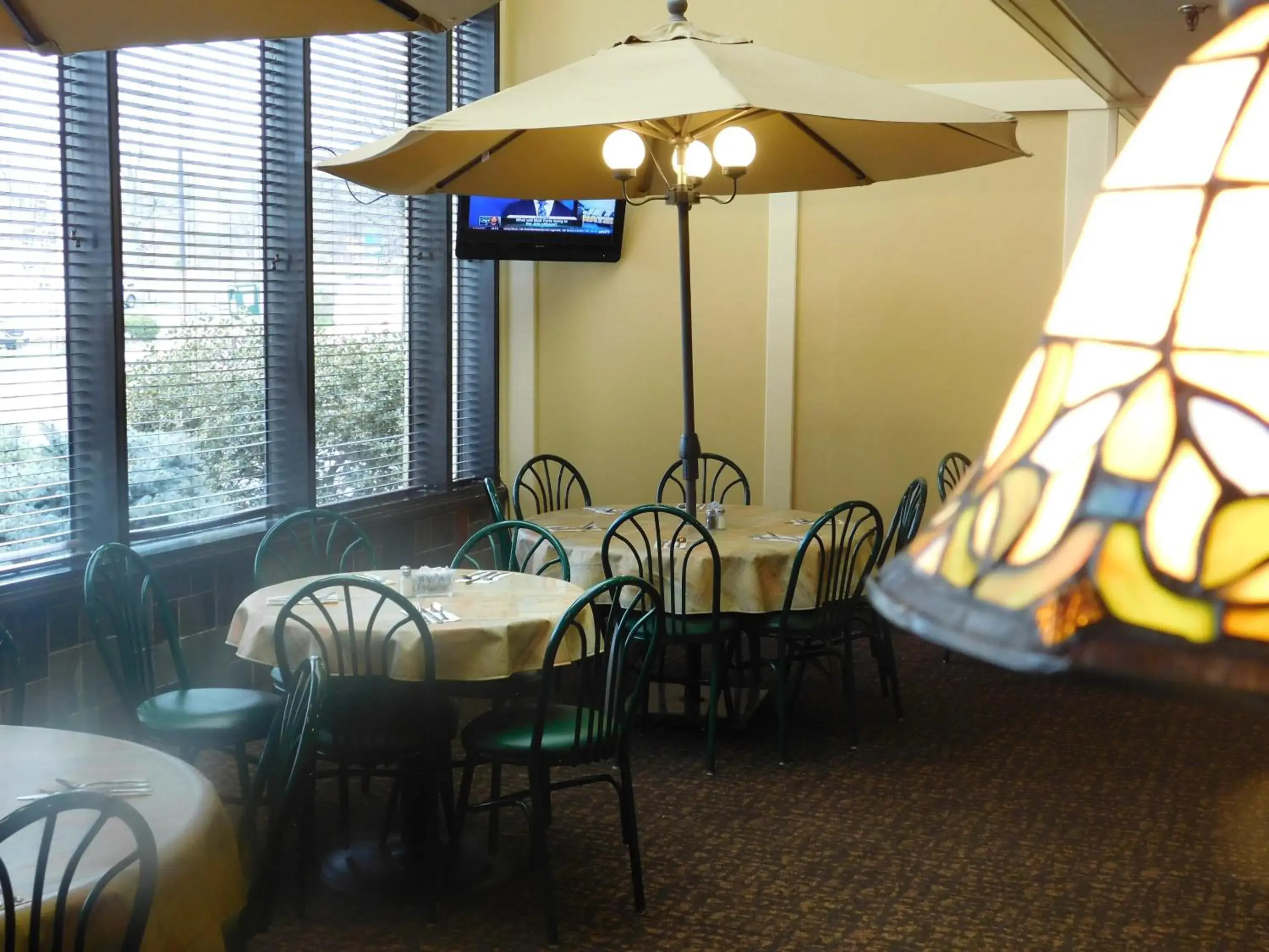 Restaurant/places to eat in West Gate Inn Nyack Restaurant/places to eat in West Gate Inn Nyack