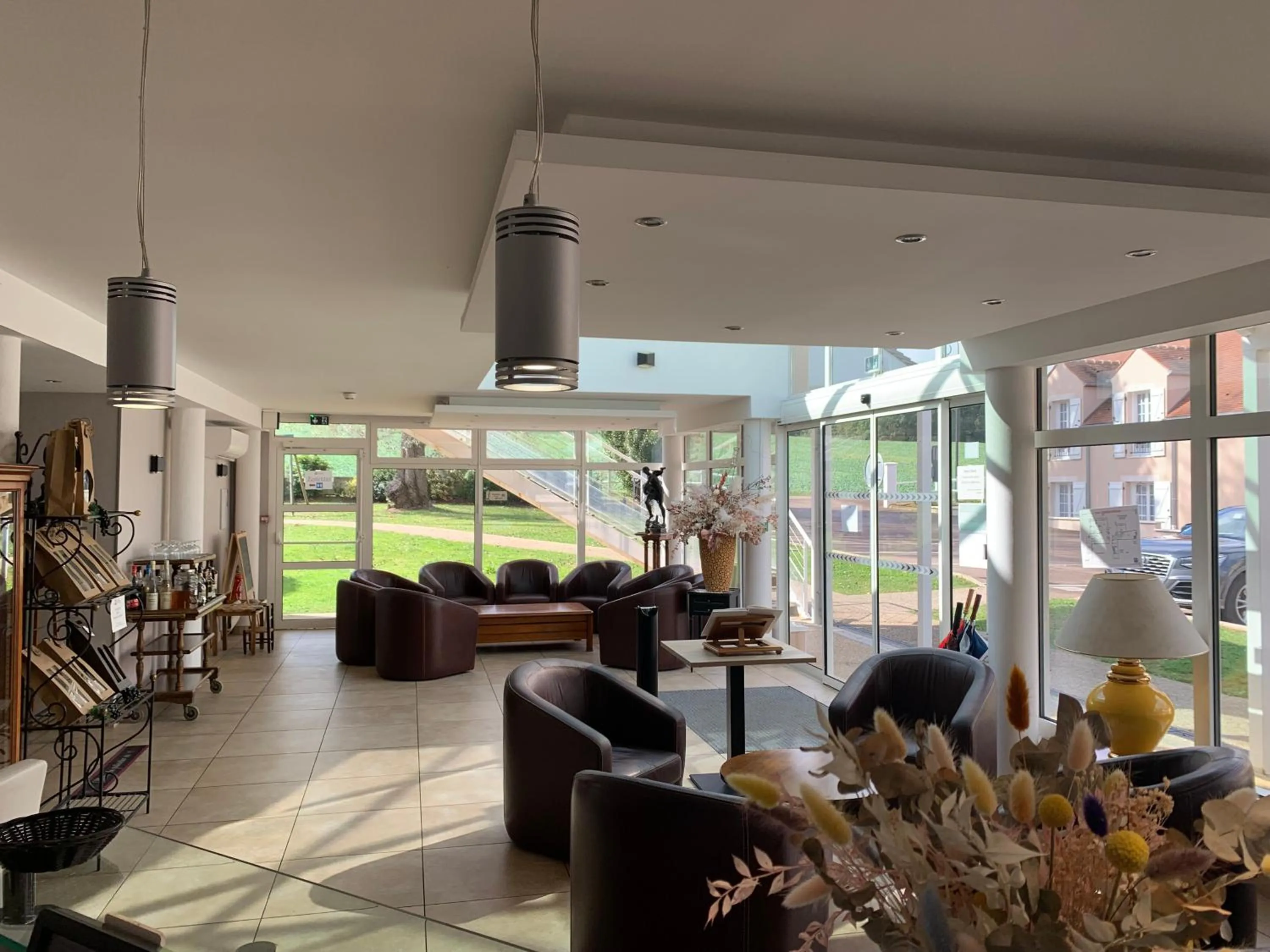 Lobby or reception in Logis Hôtel Restaurant Le Moulin de la Coudre