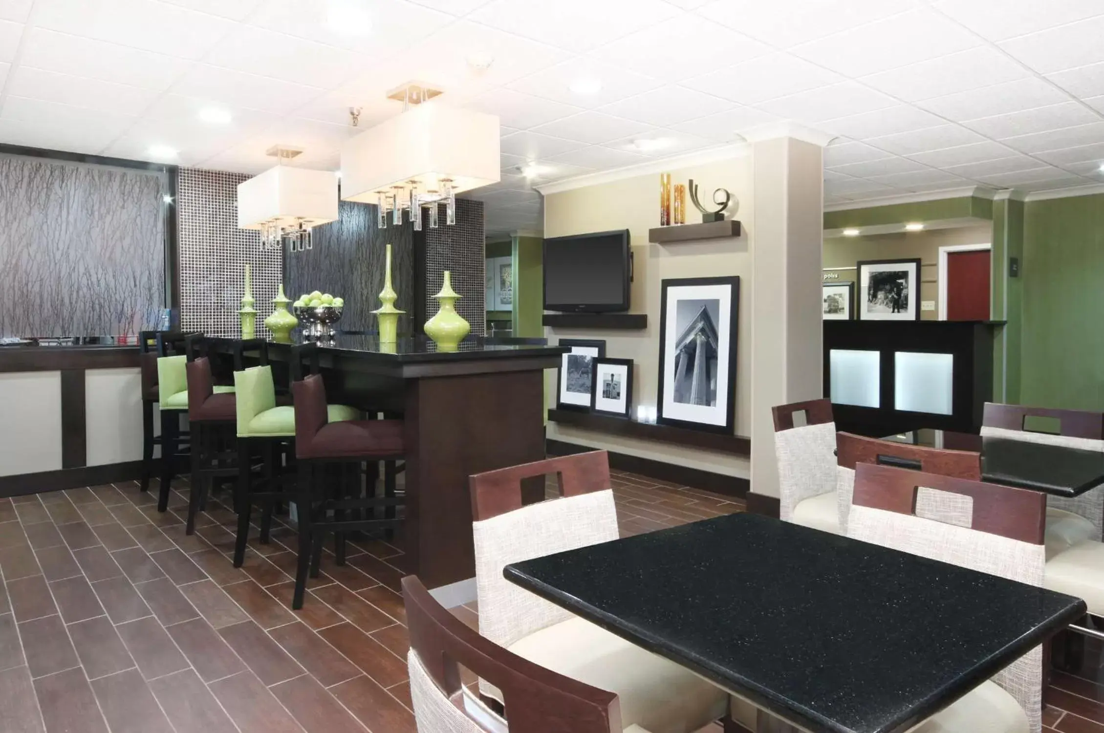 Dining area, Restaurant/Places to Eat in Hampton Inn Indianapolis Northeast/Castleton