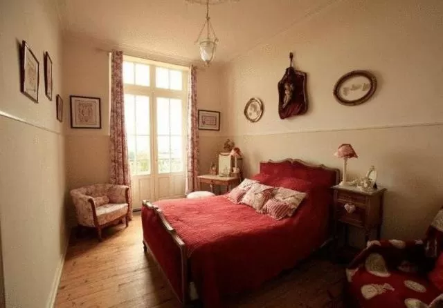 Double Room with Shower in Chateau De La Moriniere