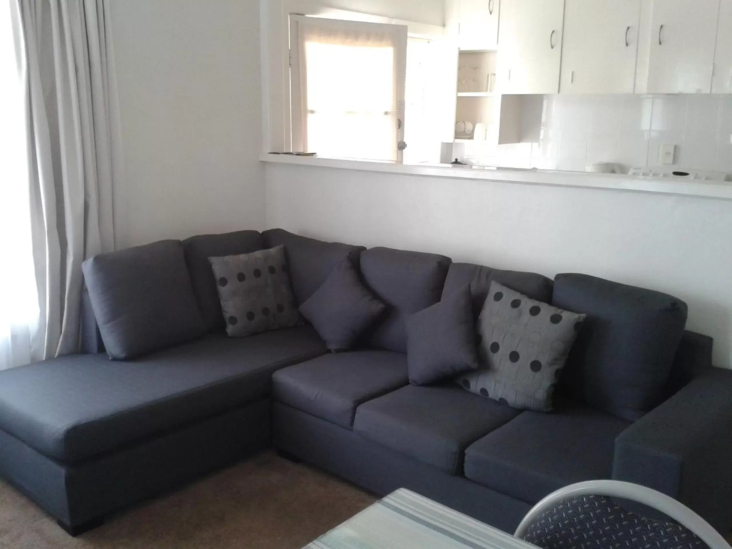 Living room, Seating Area in Aarangi Motel