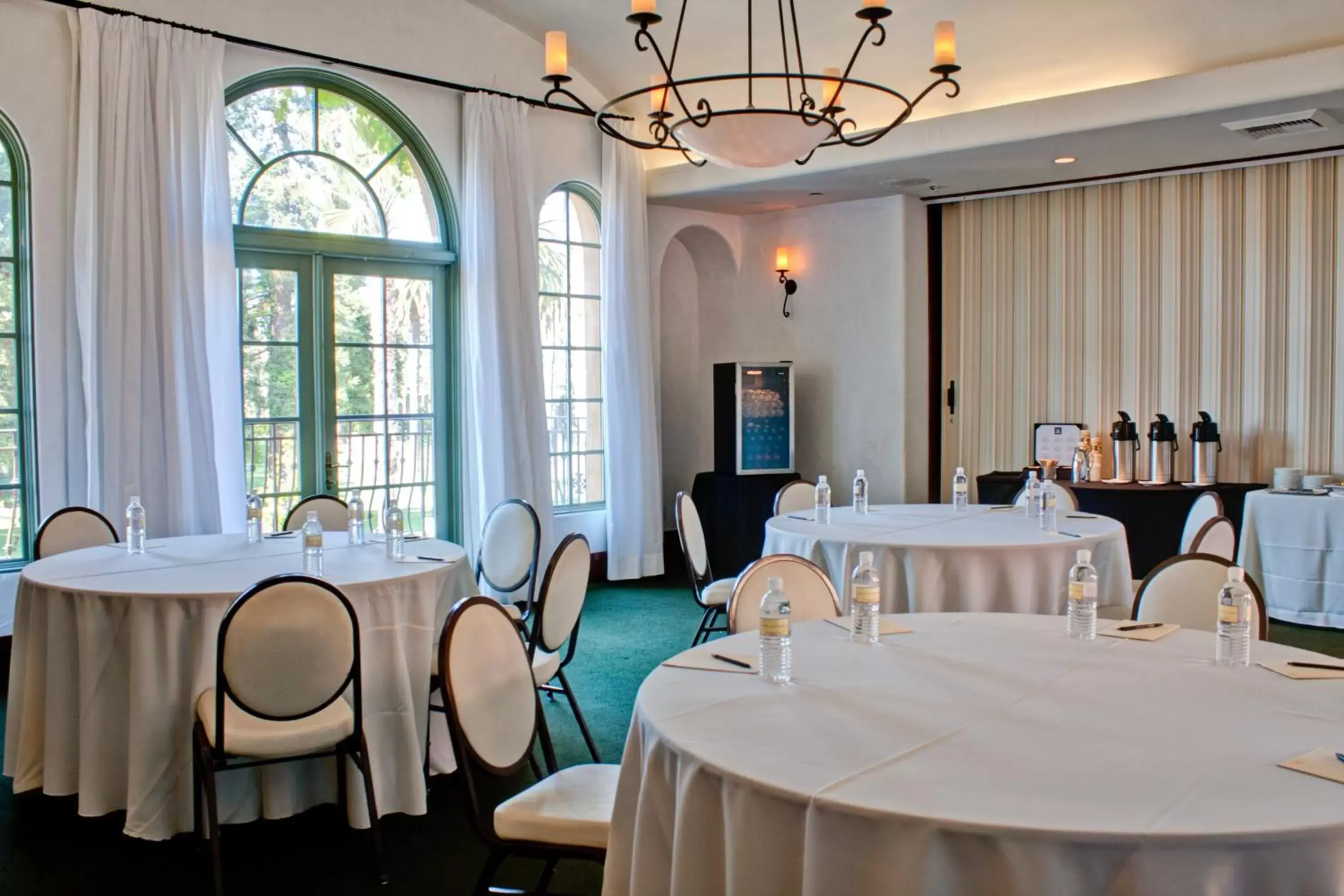 Banquet/Function facilities, Restaurant/Places to Eat in Hotel Los Gatos