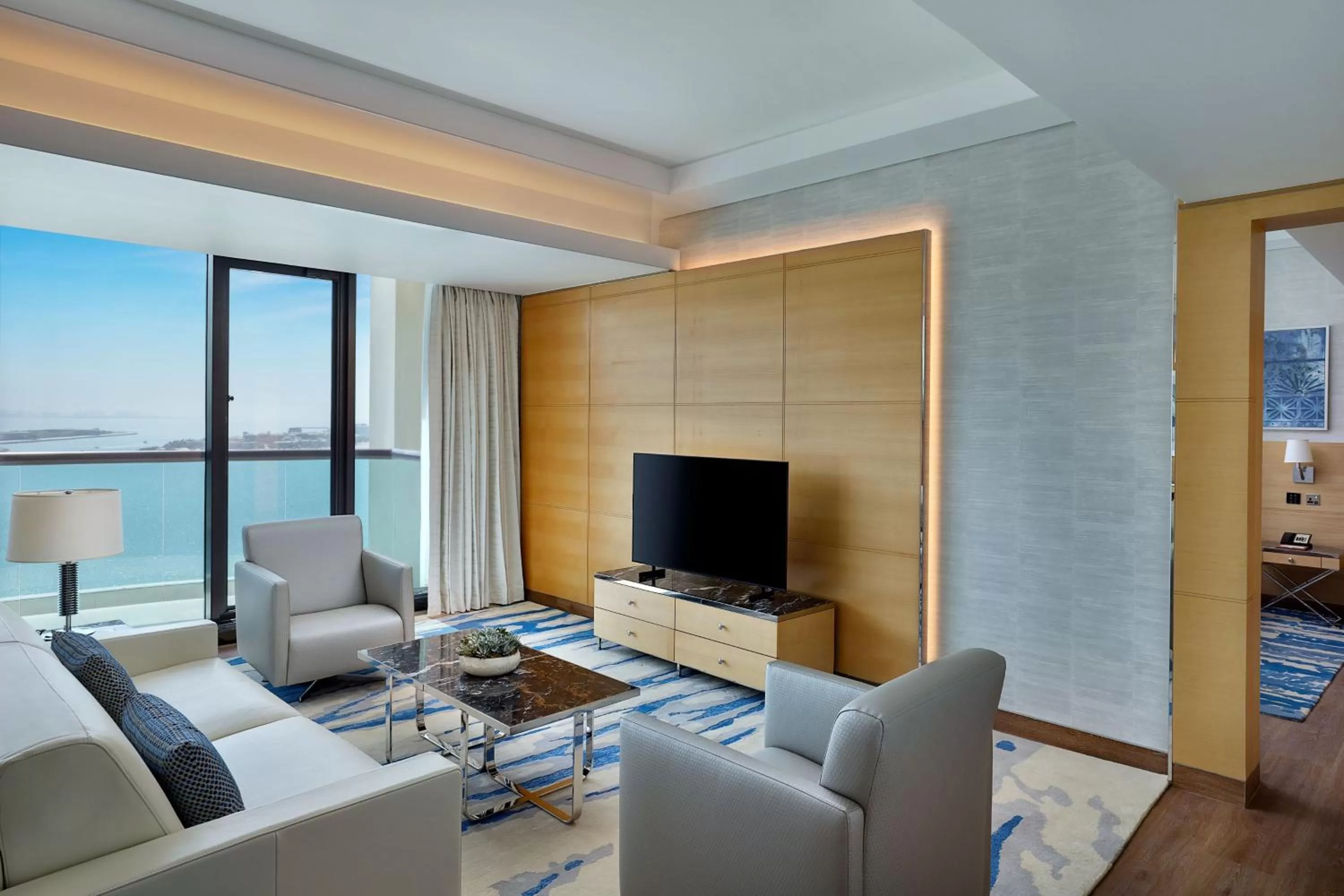 Living room in Marriott Resort Palm Jumeirah, Dubai