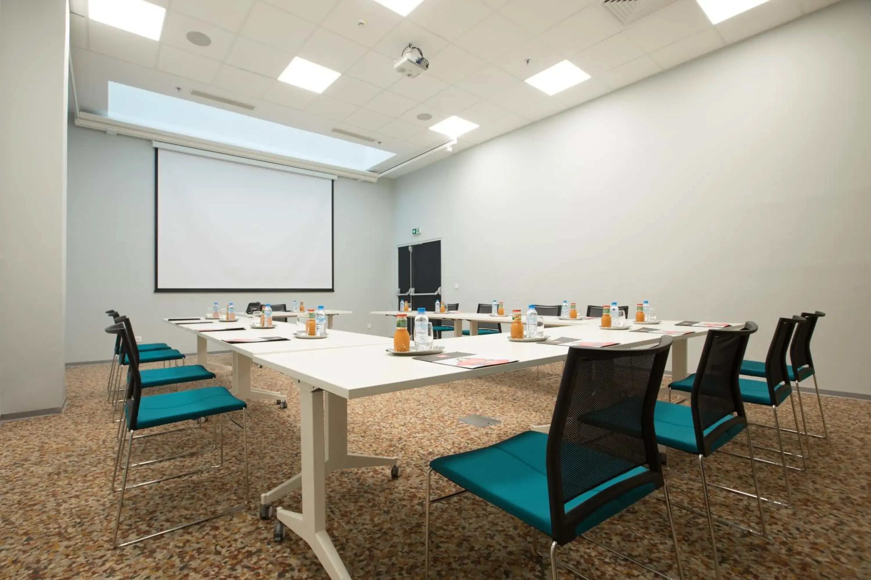 Business facilities in Ibis Casablanca Abdelmoumen