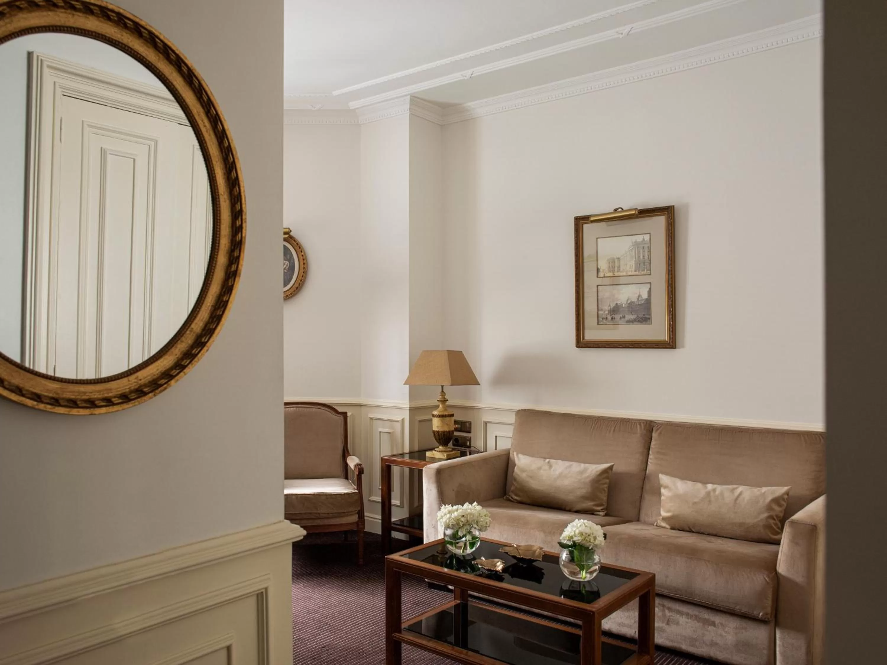Seating area in Hotel Fenix Gran Meliá - The Leading Hotels of the World
