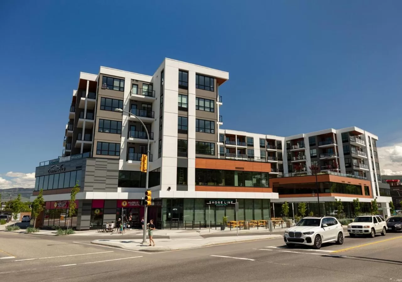 Restaurant/places to eat, Property Building in The Shore