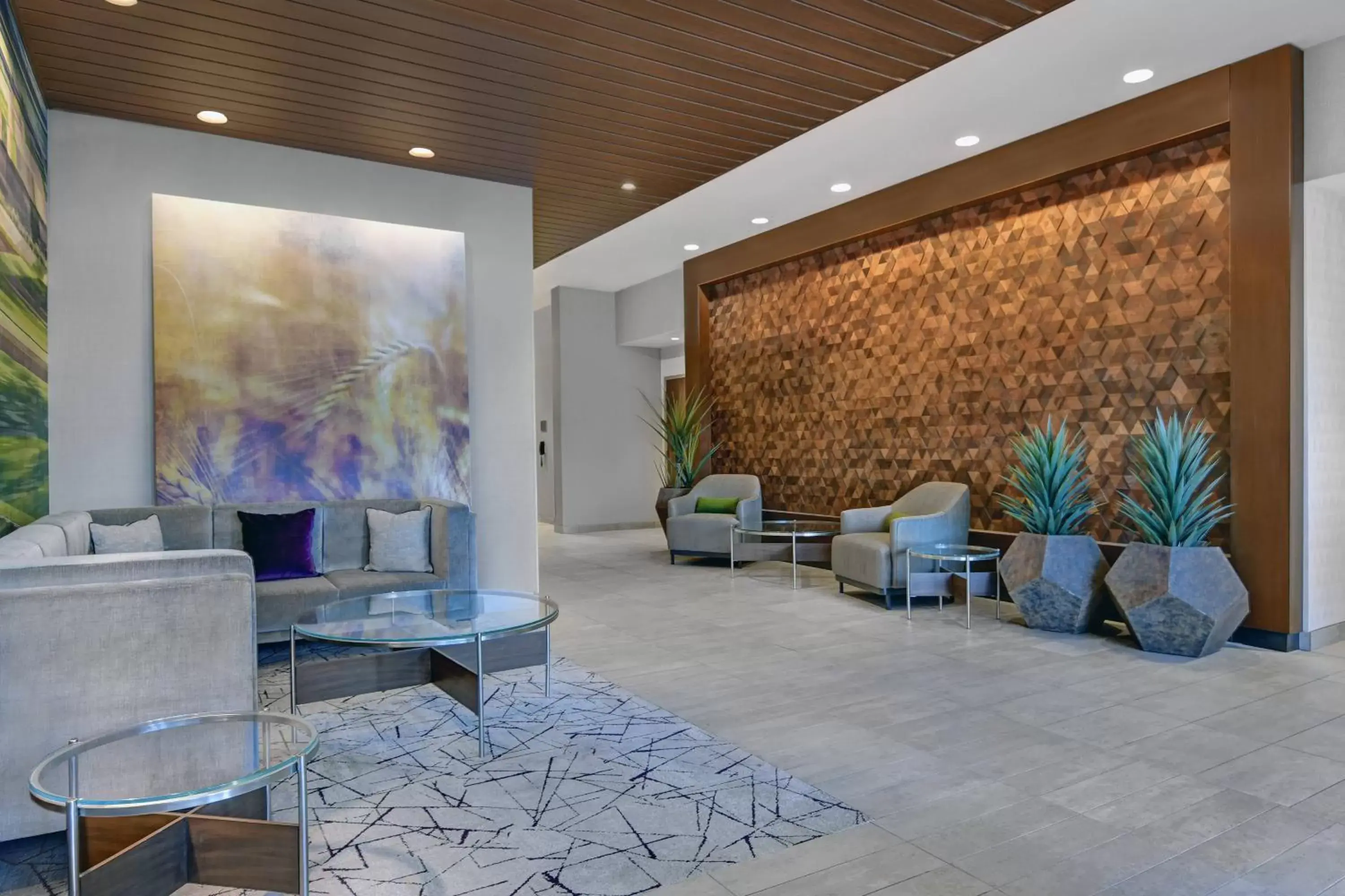 Lobby or reception, Lobby/Reception in Courtyard by Marriott Manhattan Aggieville