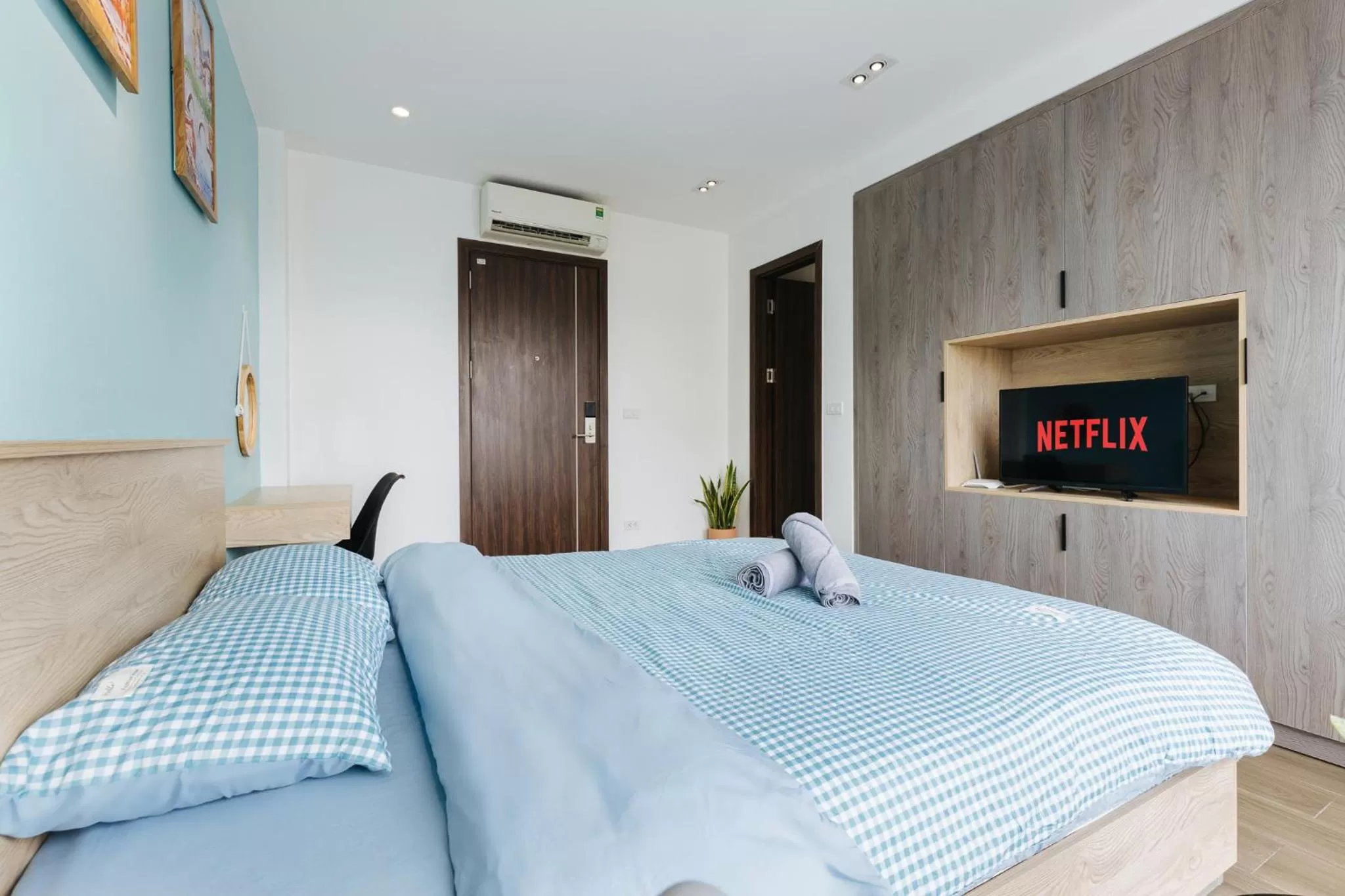 Bed in LUCK APART 8 - Hanoi Westlake Balcony Studio