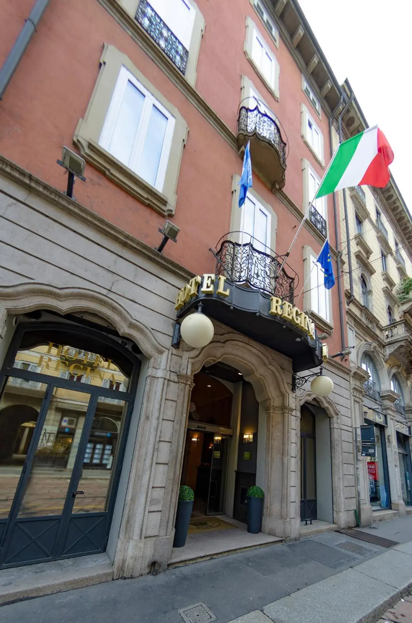 Facade/entrance in Hotel Regina