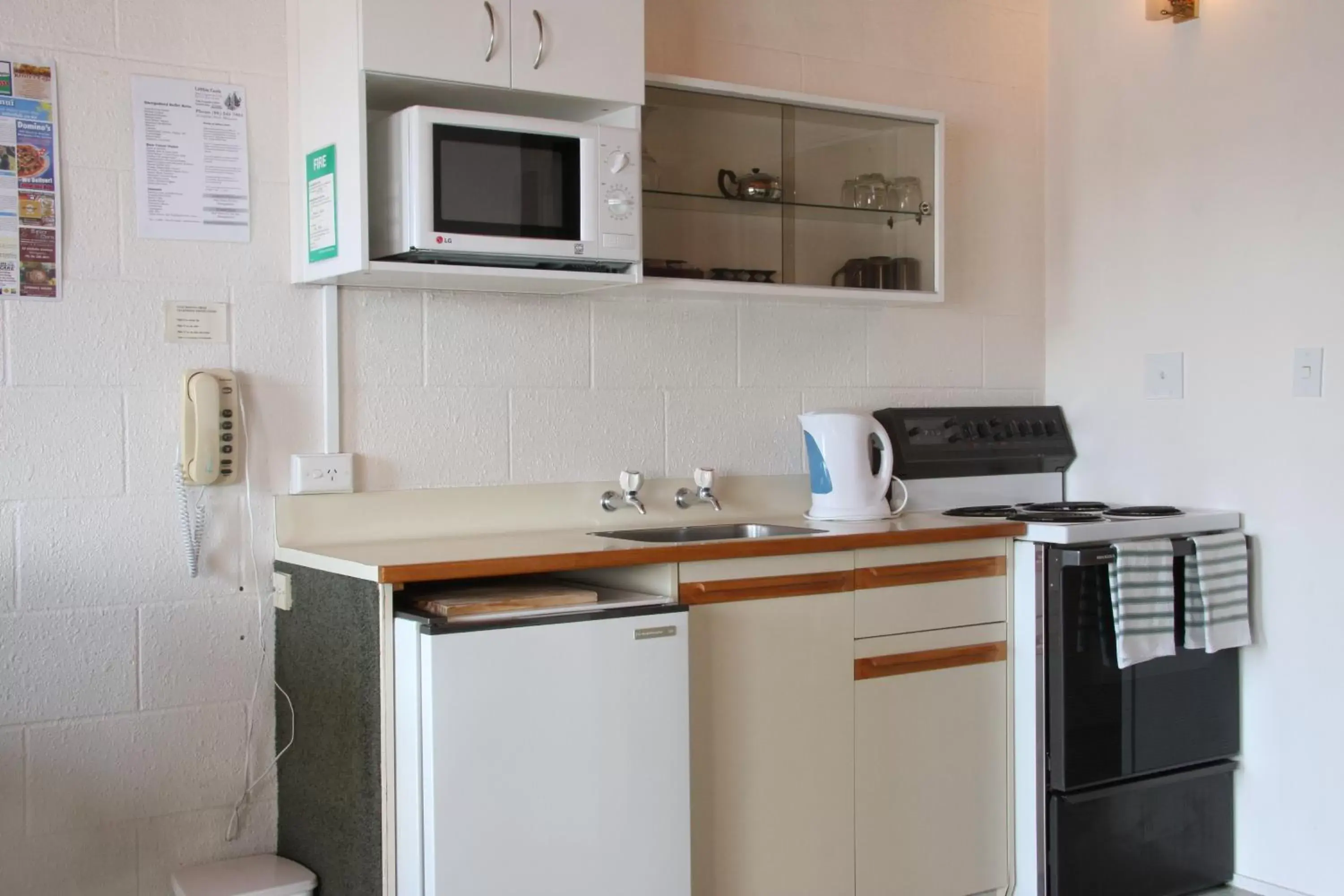 Superior One-Bedroom Apartment in Coachman's Lodge Motel Superior One-Bedroom Apartment in Coachman's Lodge Motel