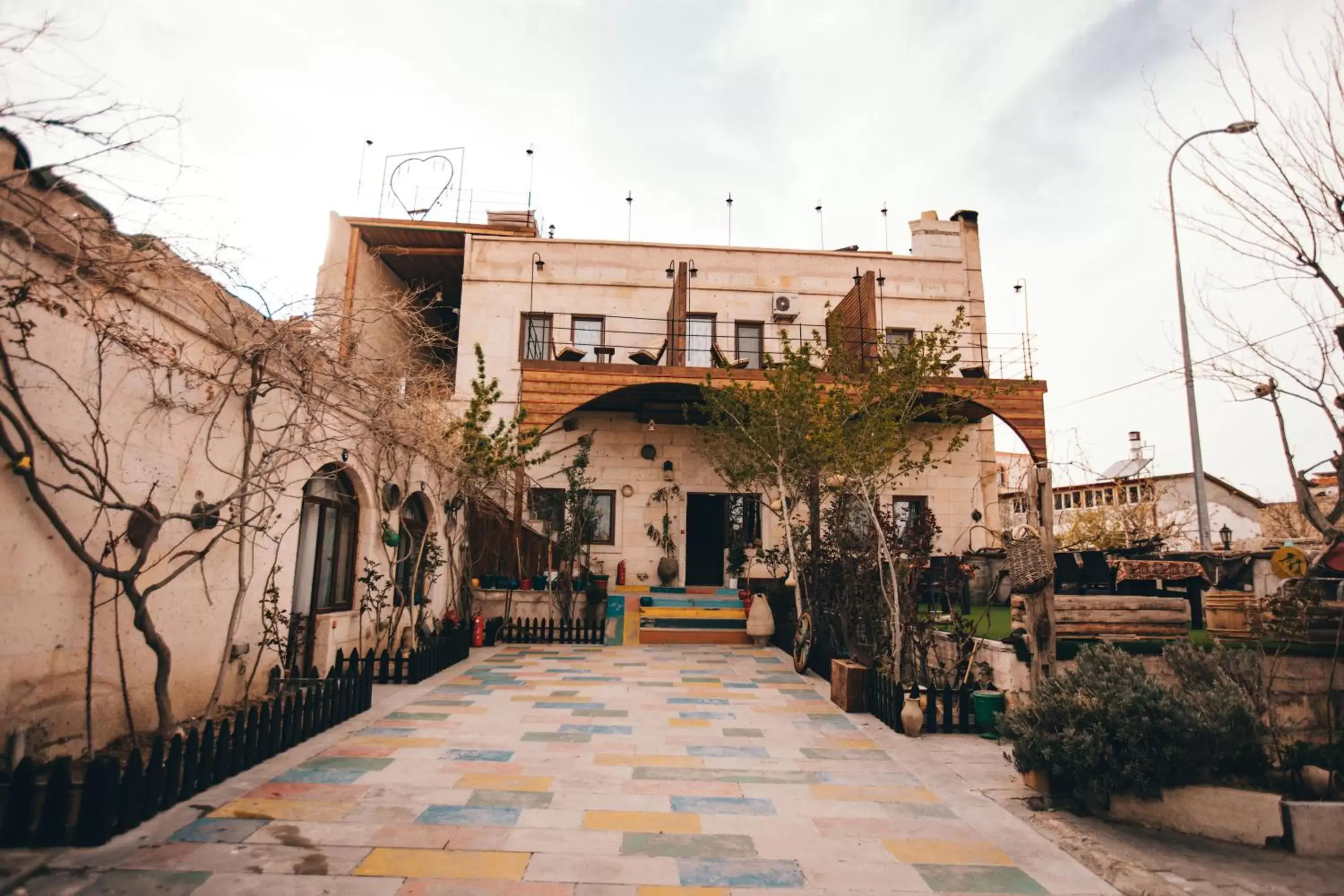 Property building in Maron Stone House Property building in Maron Stone House