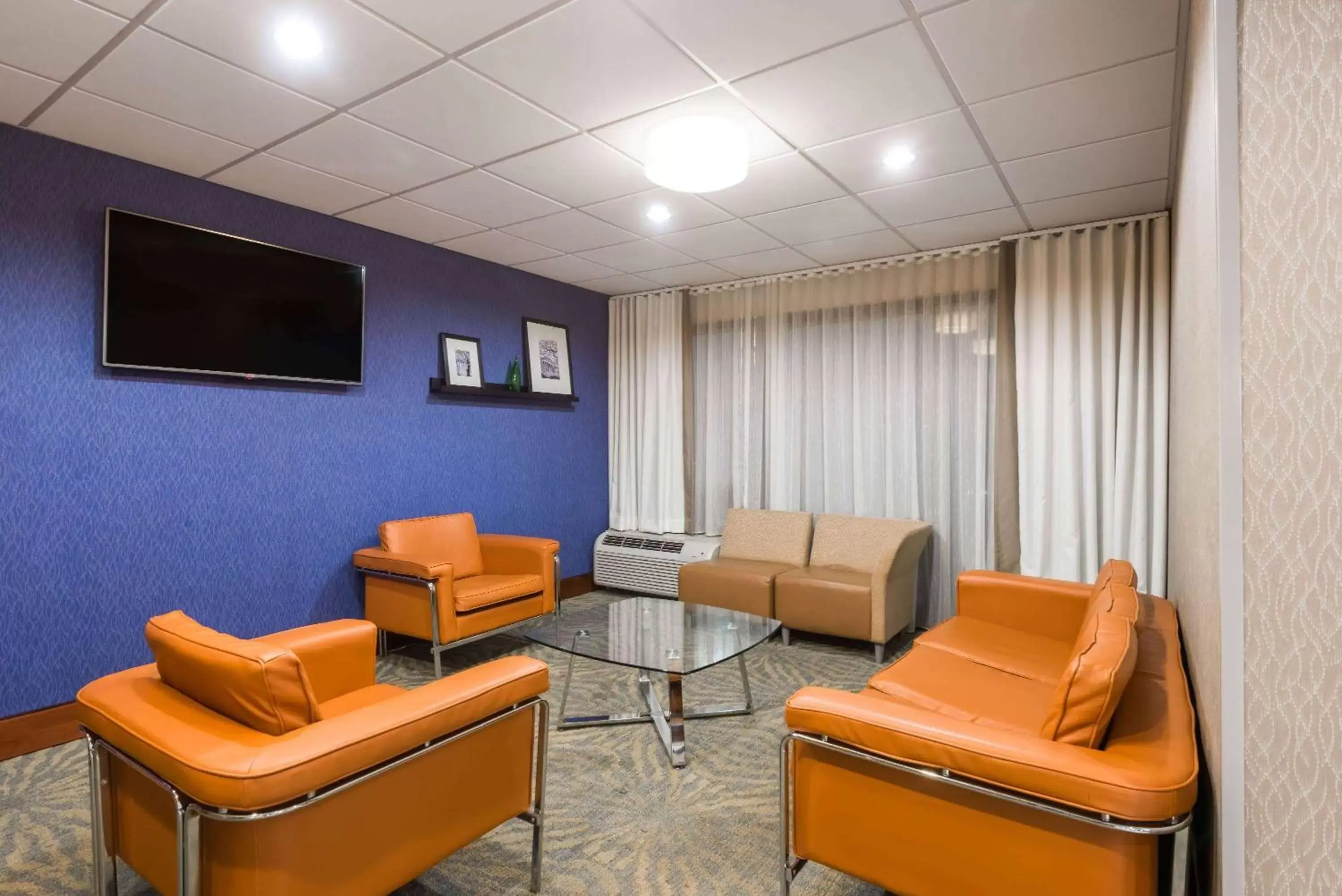 Lobby or reception in Wingate by Wyndham Springfield Lobby or reception in Wingate by Wyndham Springfield