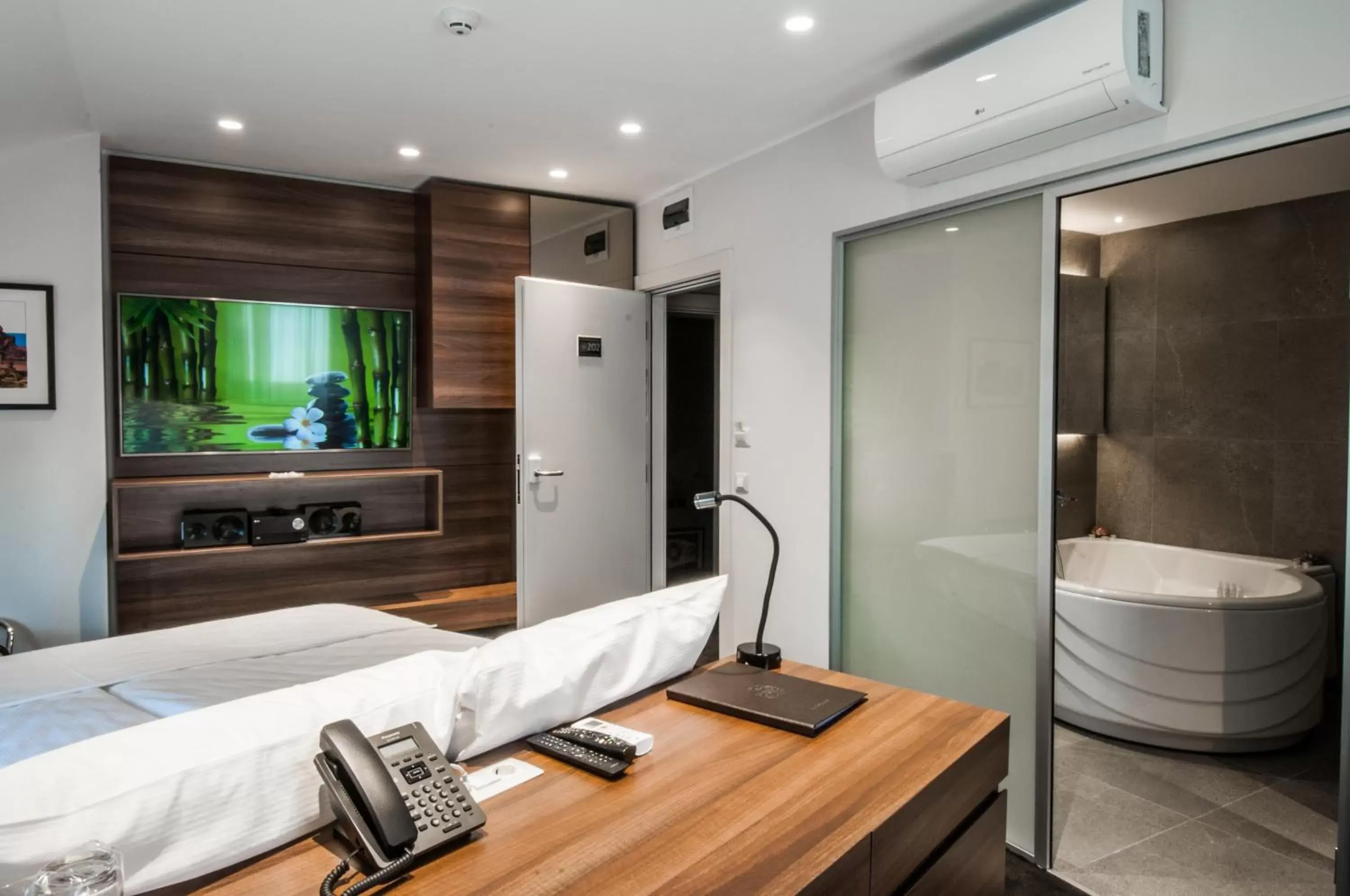 Bed, Bathroom in Best Western Premier Natalija Residence