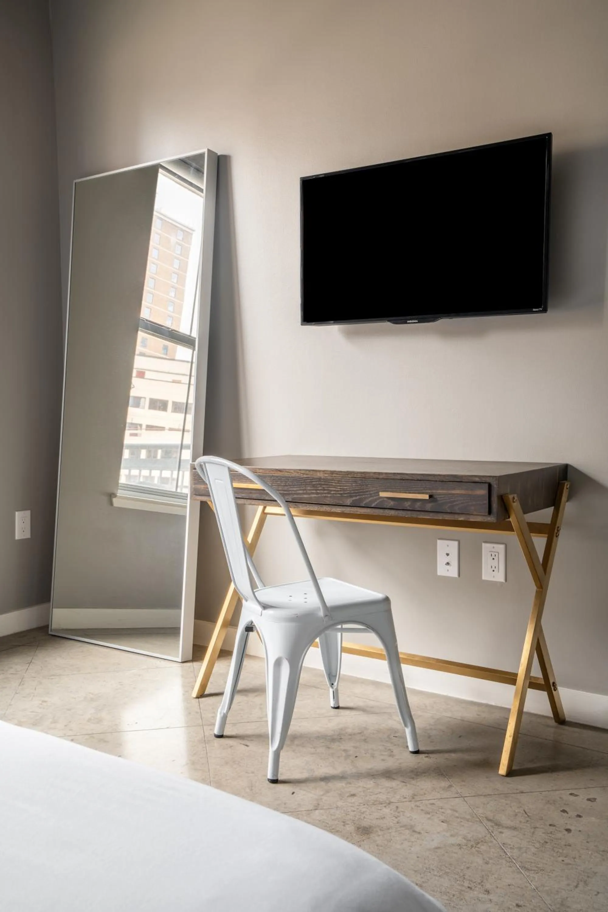 Seating area, TV/Entertainment Center in Kasa Downtown Austin