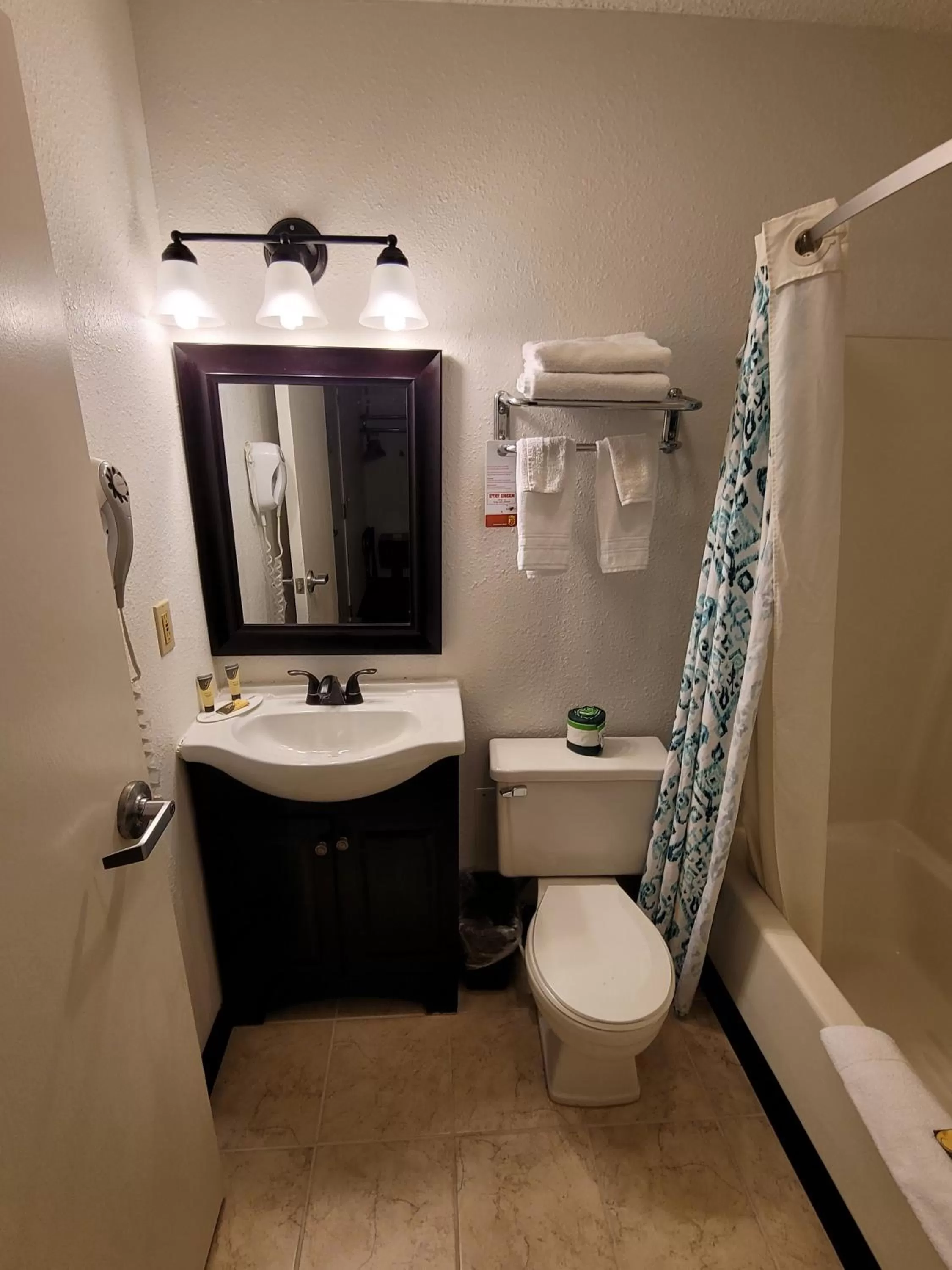 Super 8 by Wyndham Newcomerstown