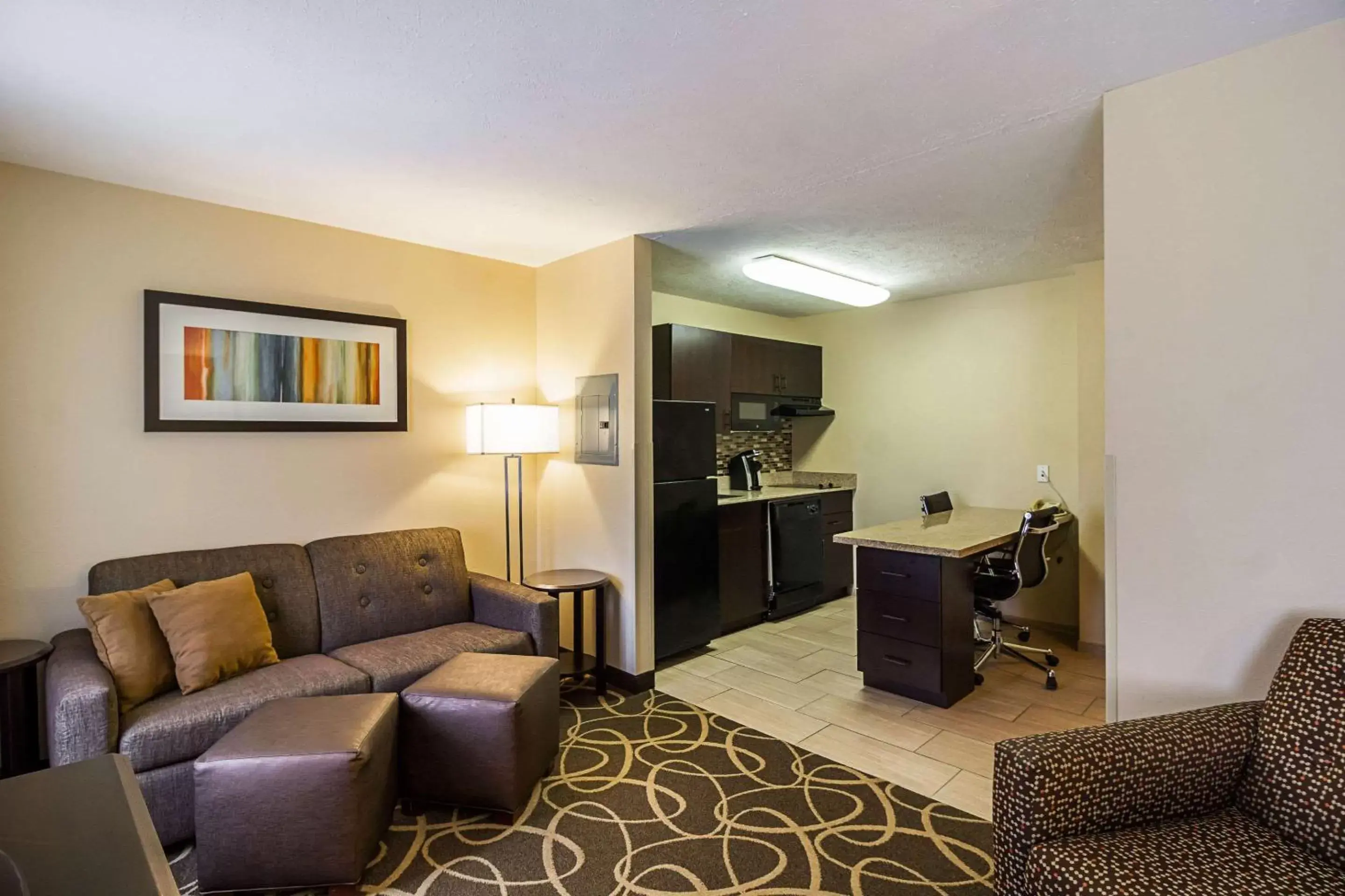 Bedroom, Seating Area in MainStay Suites Fargo - I-94 Medical Center