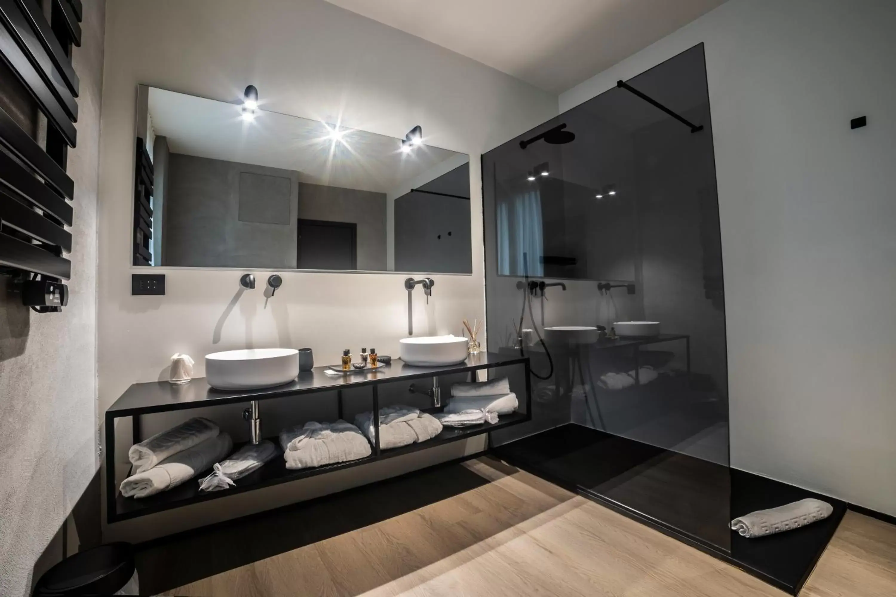 Bathroom in Corso 84 Luxury Suites