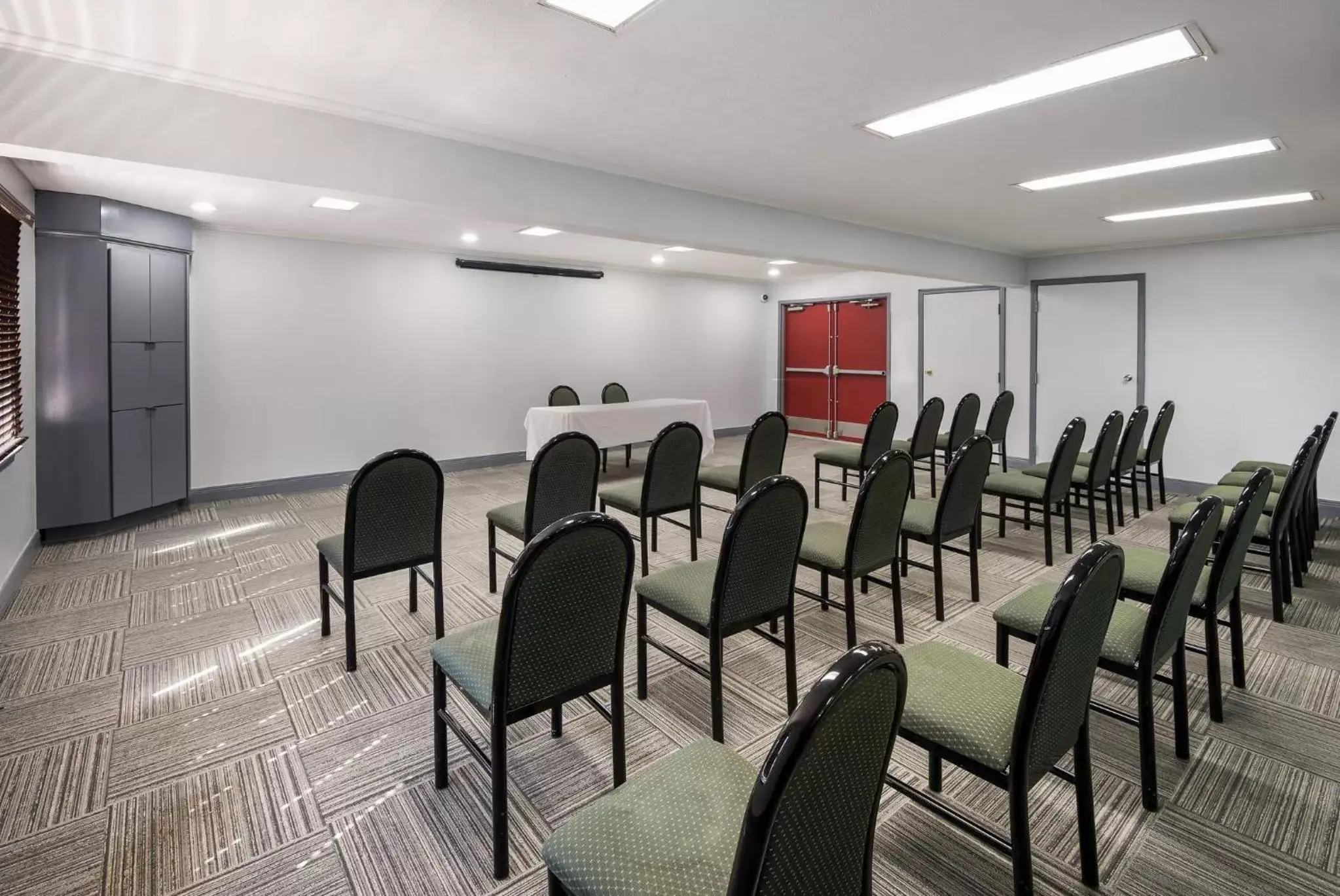 Meeting/conference room in Red Roof Inn & Suites Lexington - Hamburg