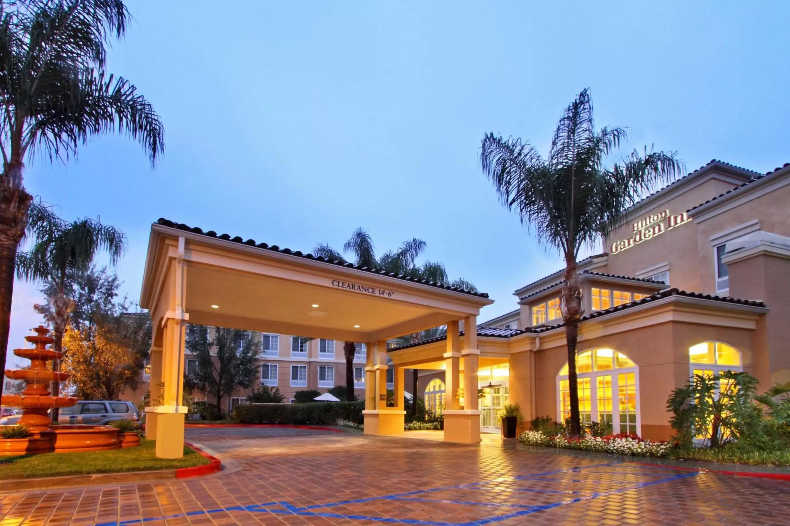 Property Building in Hilton Garden Inn Calabasas