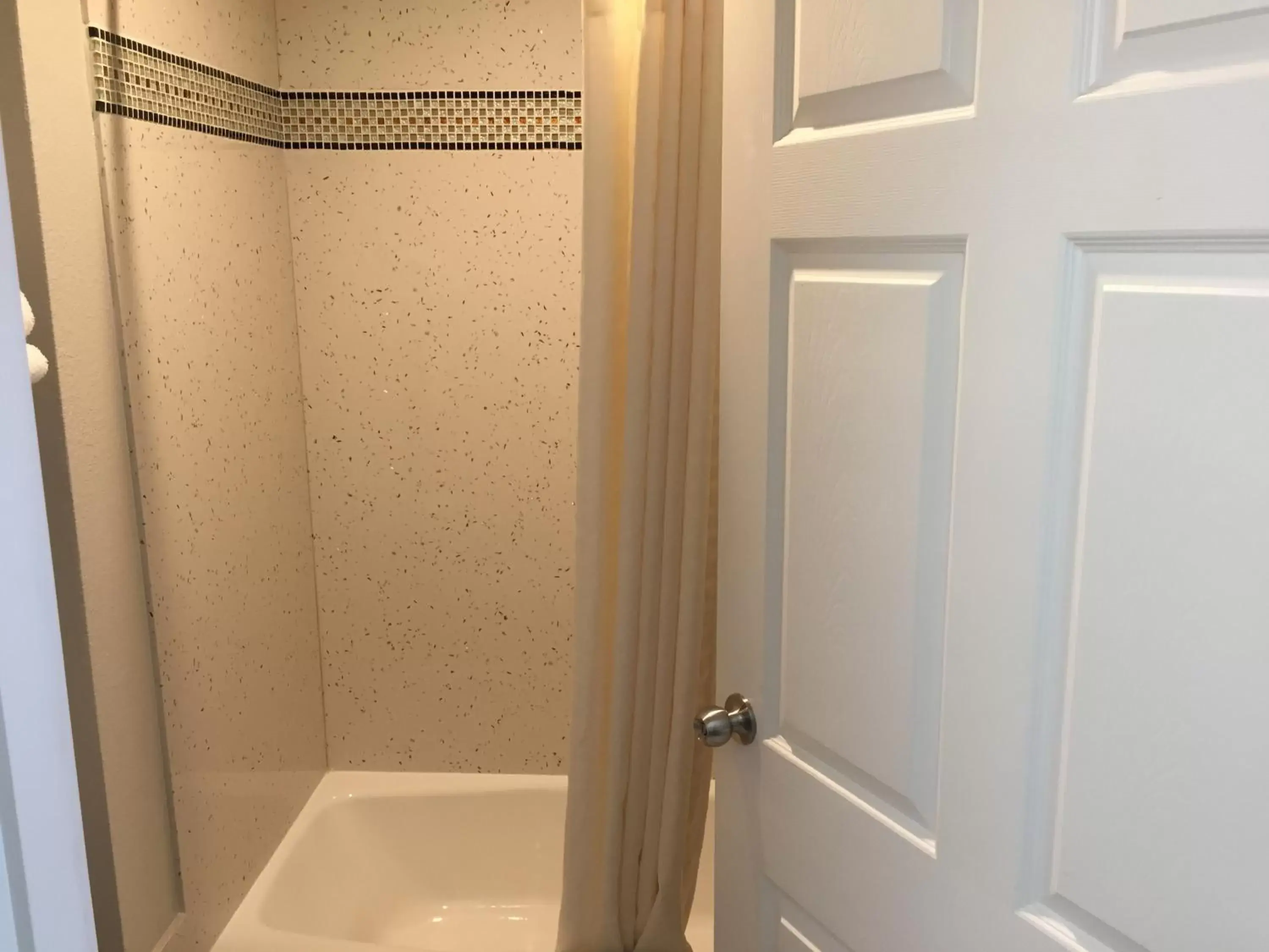 Bathroom in Continental Lodge