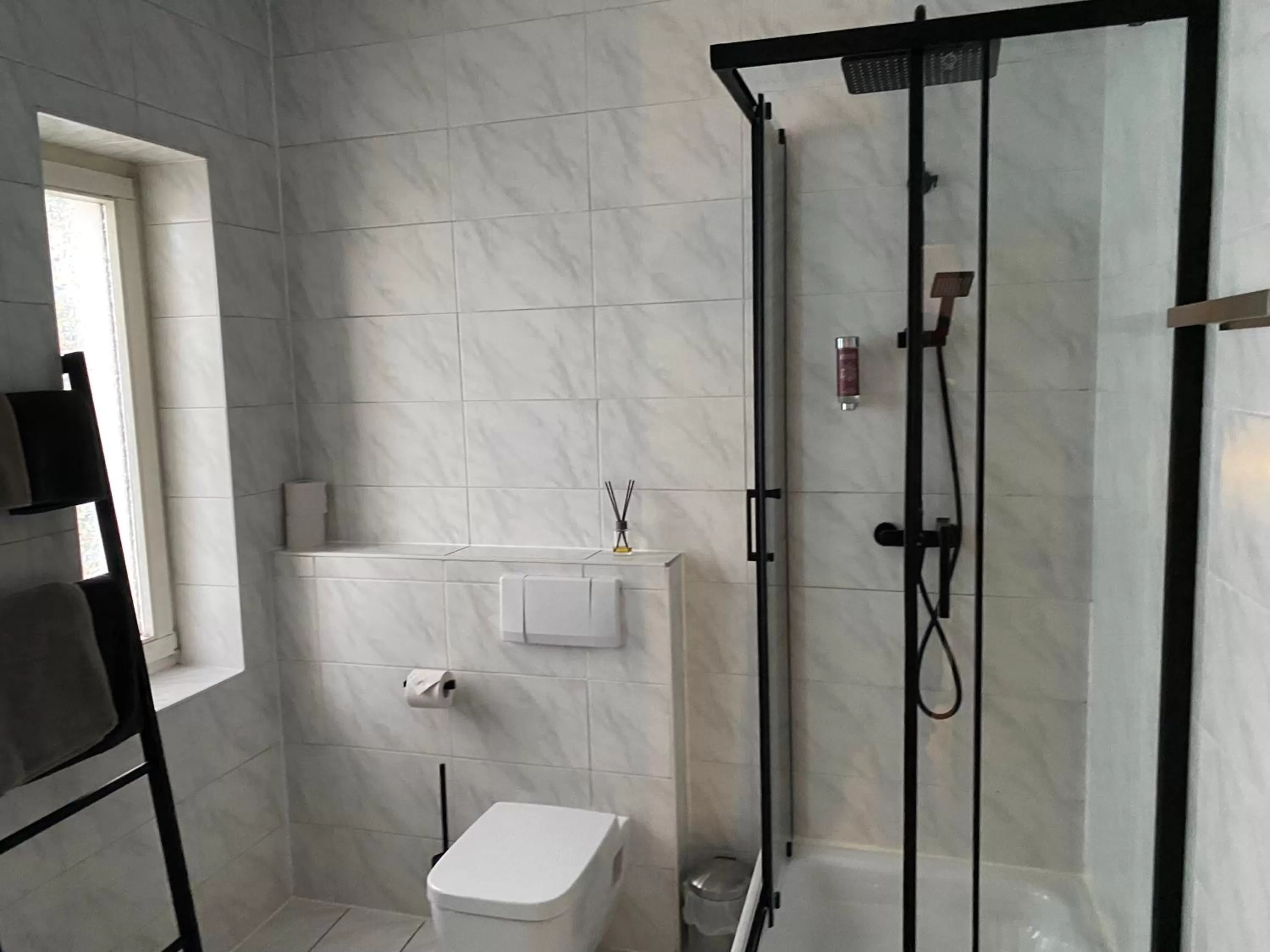 Shower in Bärliner Hotel