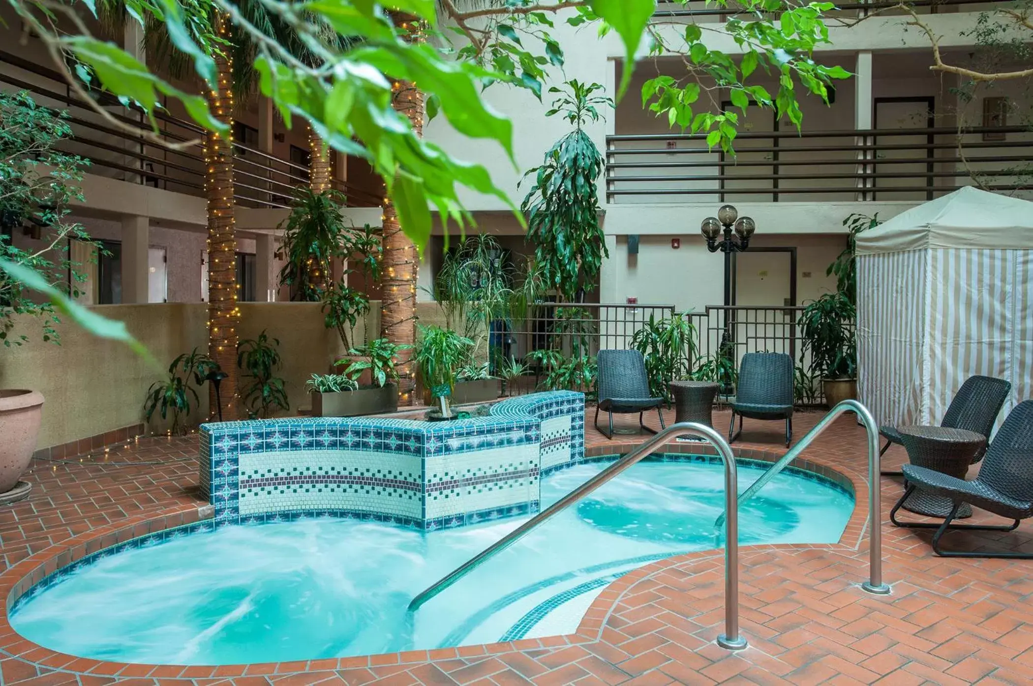 Hot Tub, Swimming Pool in Grand Canyon Plaza Hotel