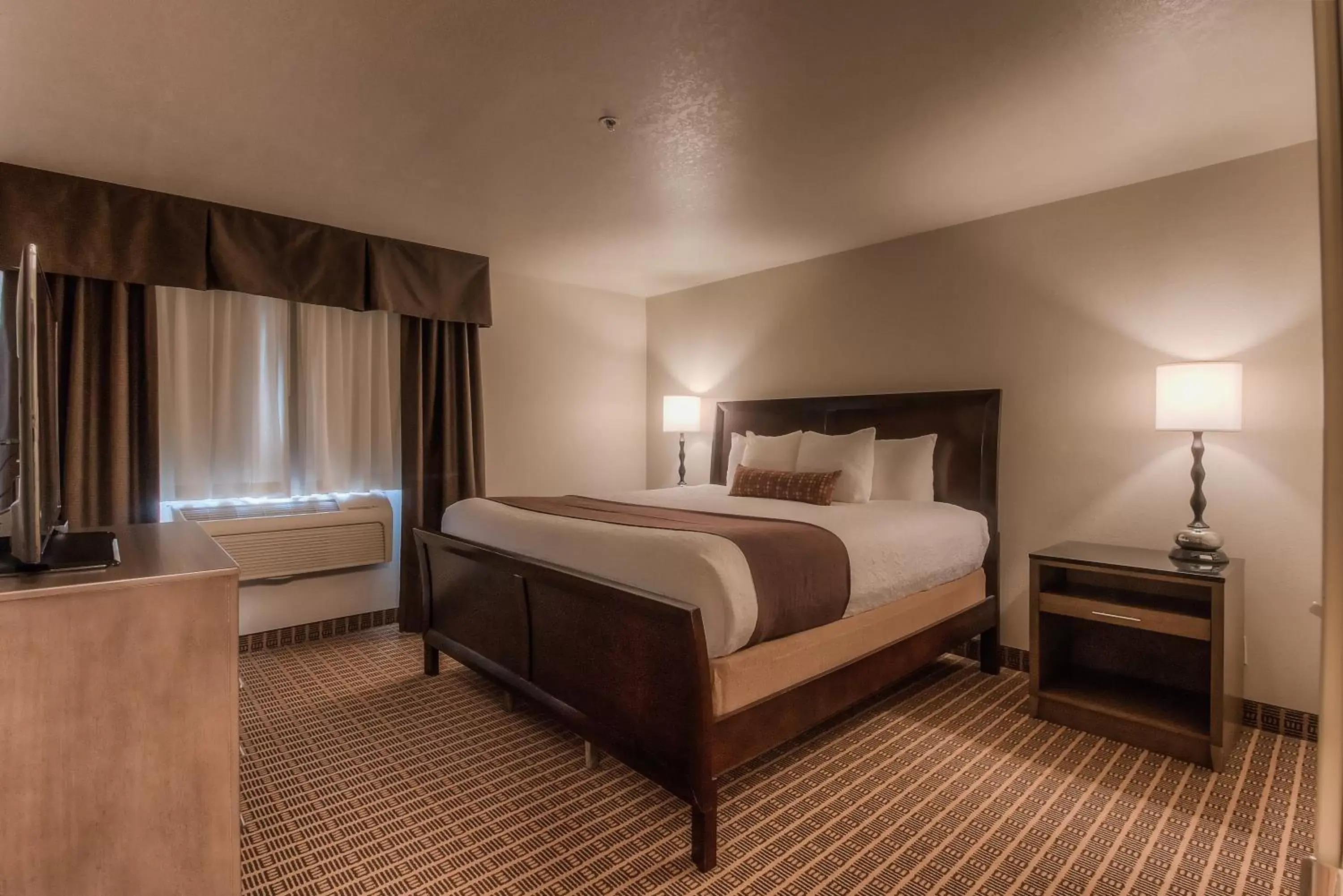 Bedroom, Bed in Best Western Plus Yakima Hotel