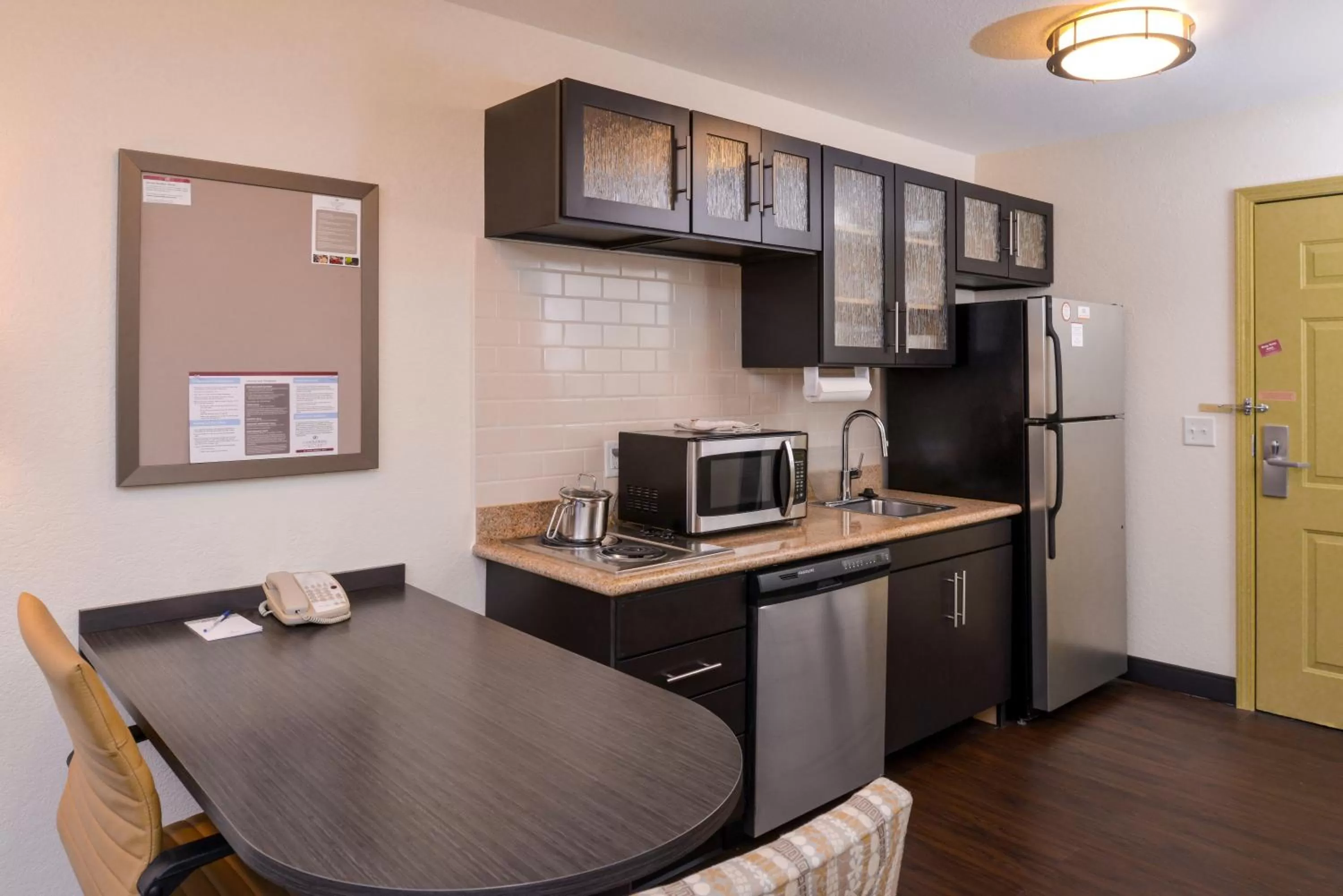 Kitchen or kitchenette in Candlewood Suites - Plano North by IHG