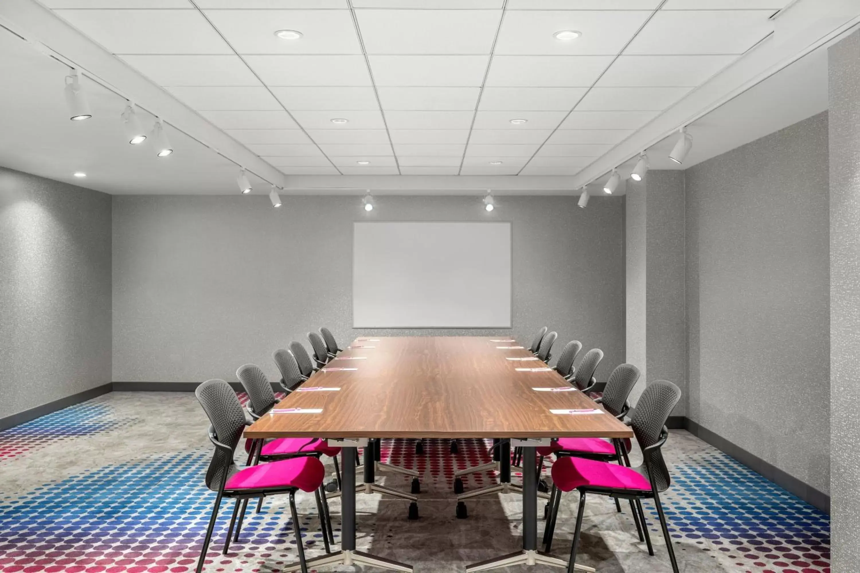 Meeting/conference room in Aloft Chicago Schaumburg