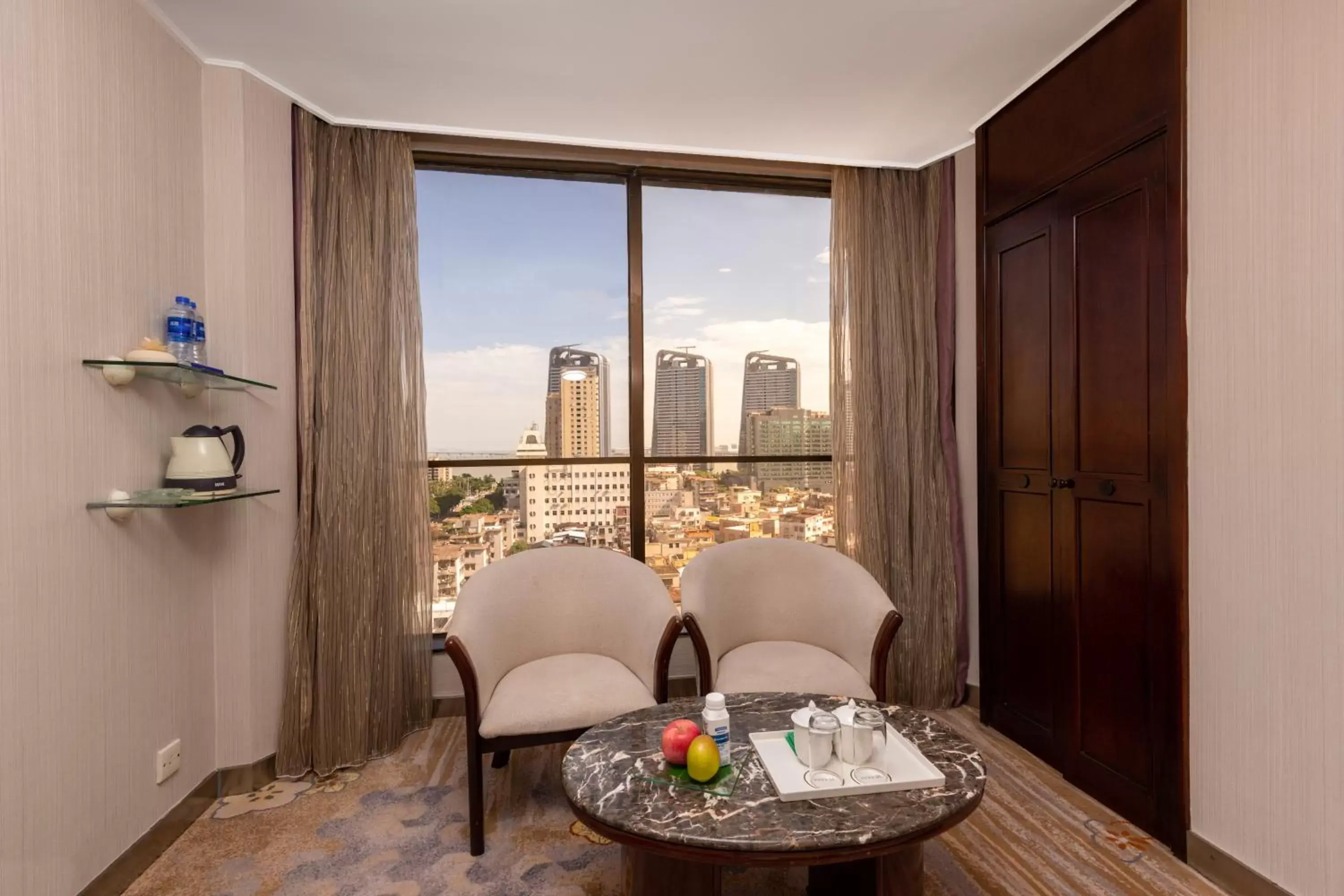 Standard Double Room in Guangdong Hotel (Zhuhai) Standard Double Room in Guangdong Hotel (Zhuhai)