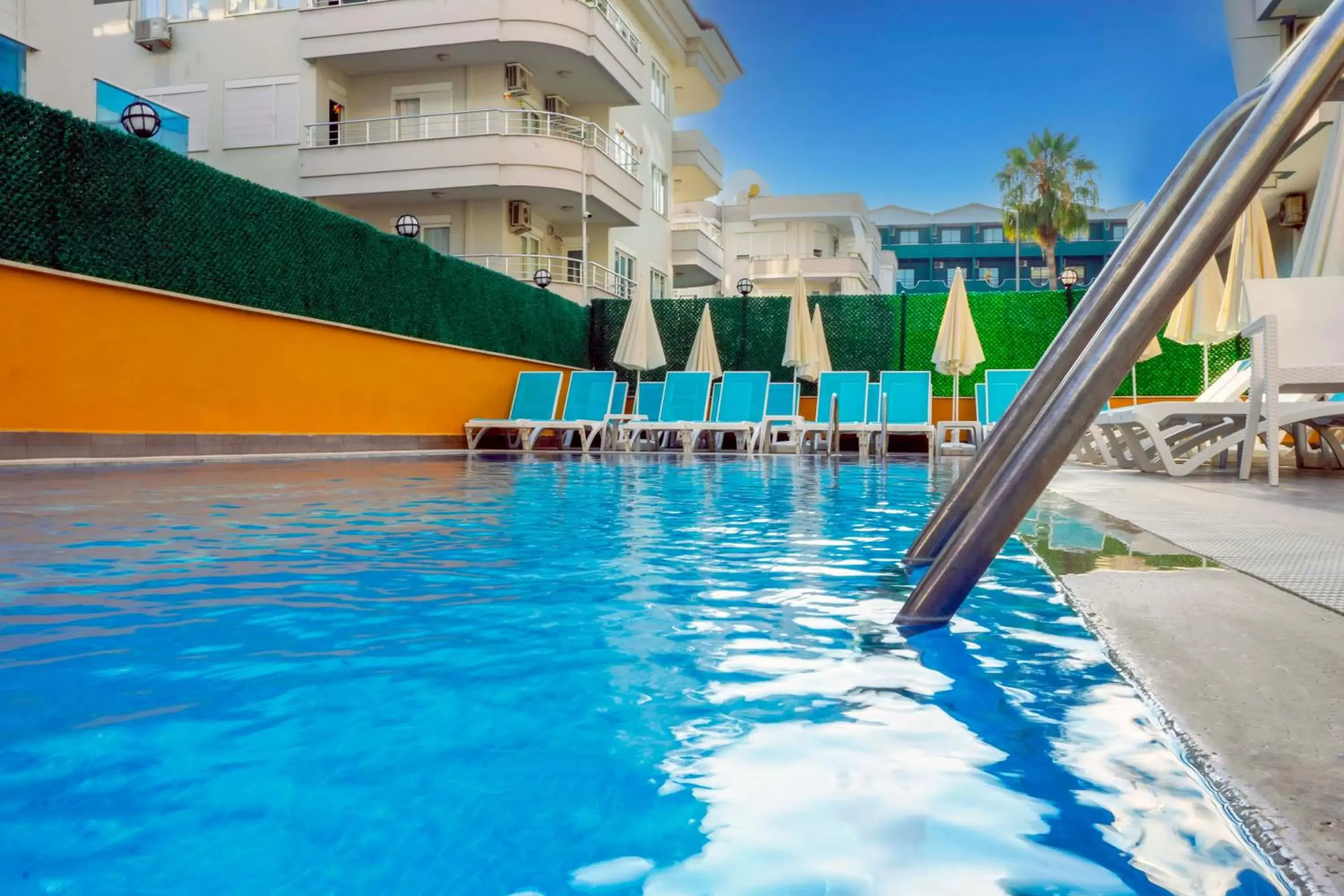 Swimming Pool in Kleopatra Arsi Hotel