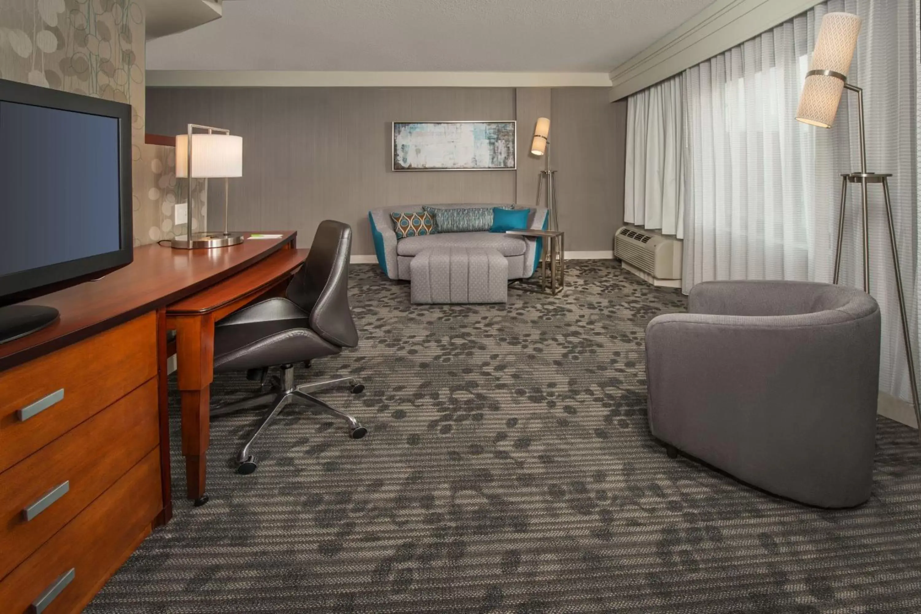 Photo of the whole room, TV/Entertainment Center in Courtyard by Marriott Gaithersburg Washingtonian Center