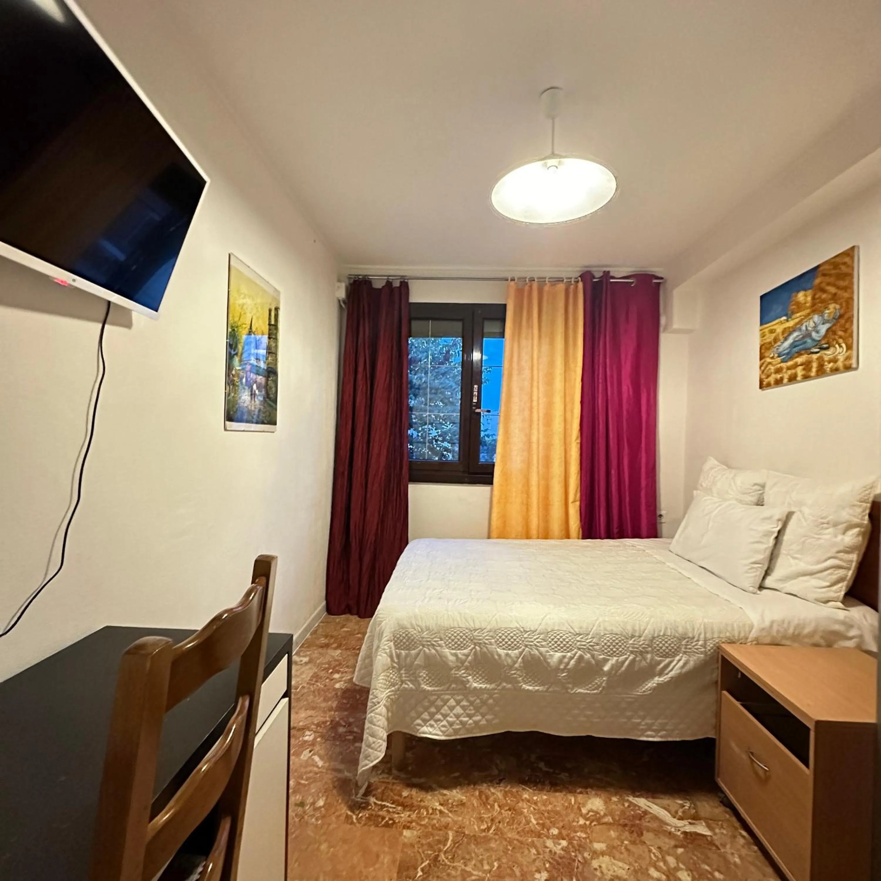 Bed in Hotel Paris Star