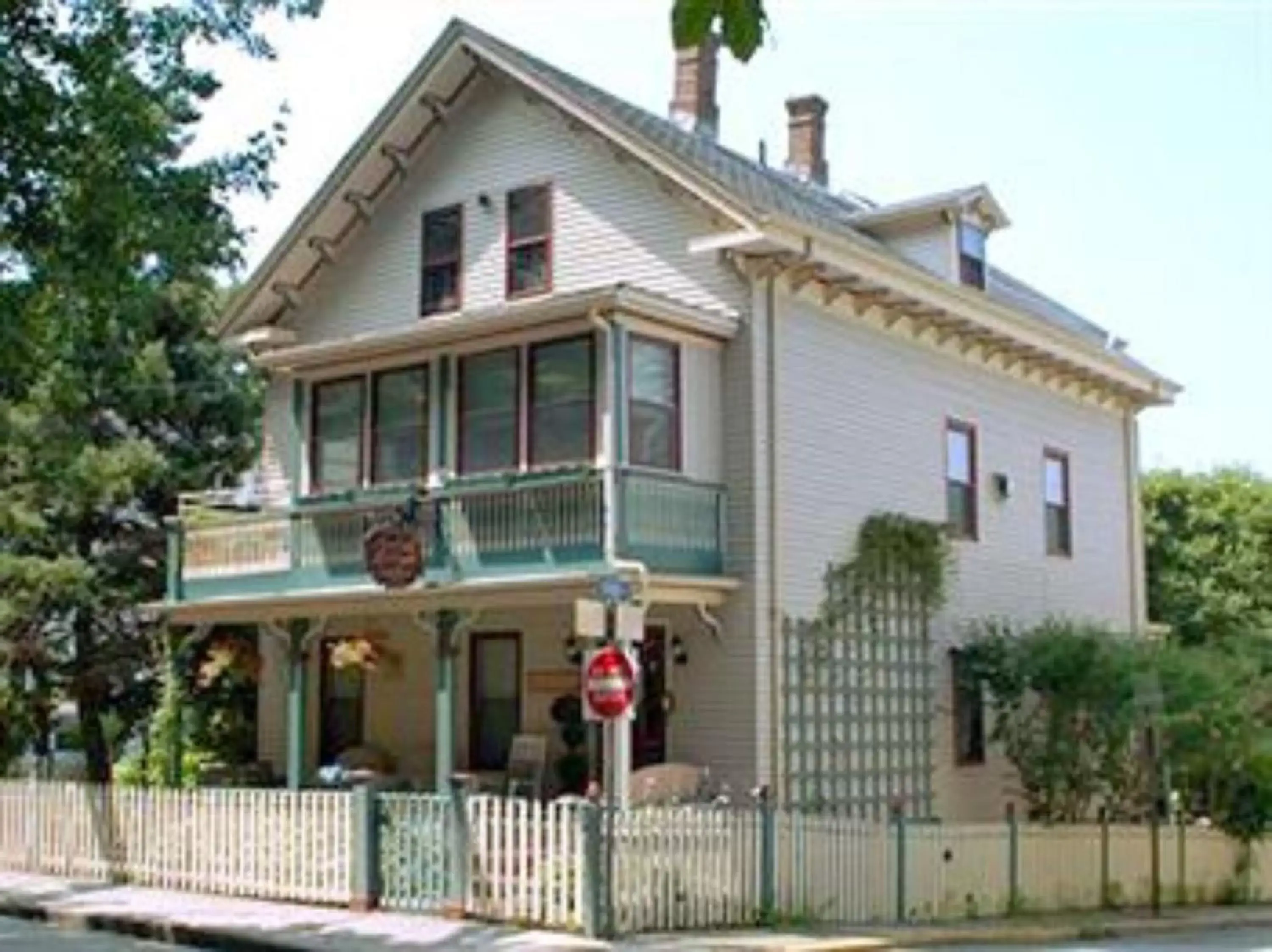 Other, Property Building in Artful Lodger