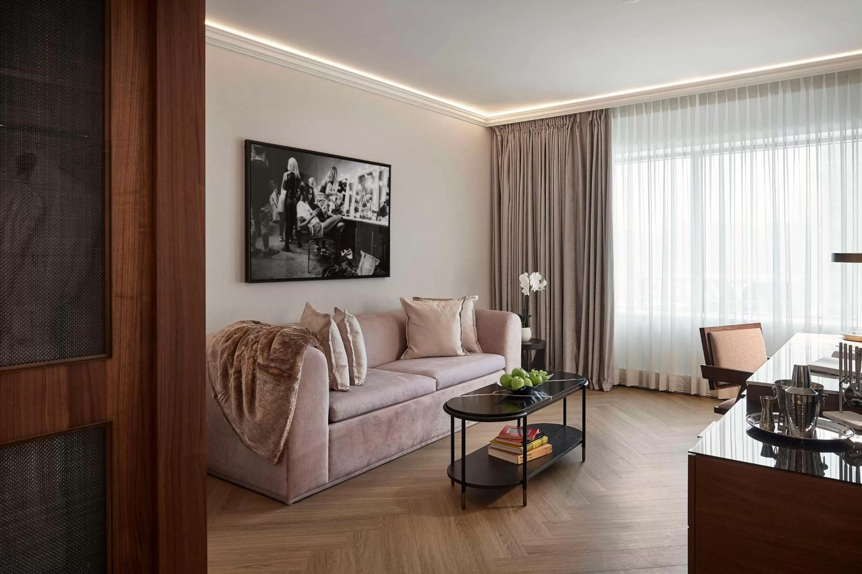 Living room in Vogue Hotel Montreal Downtown, Curio Collection by Hilton