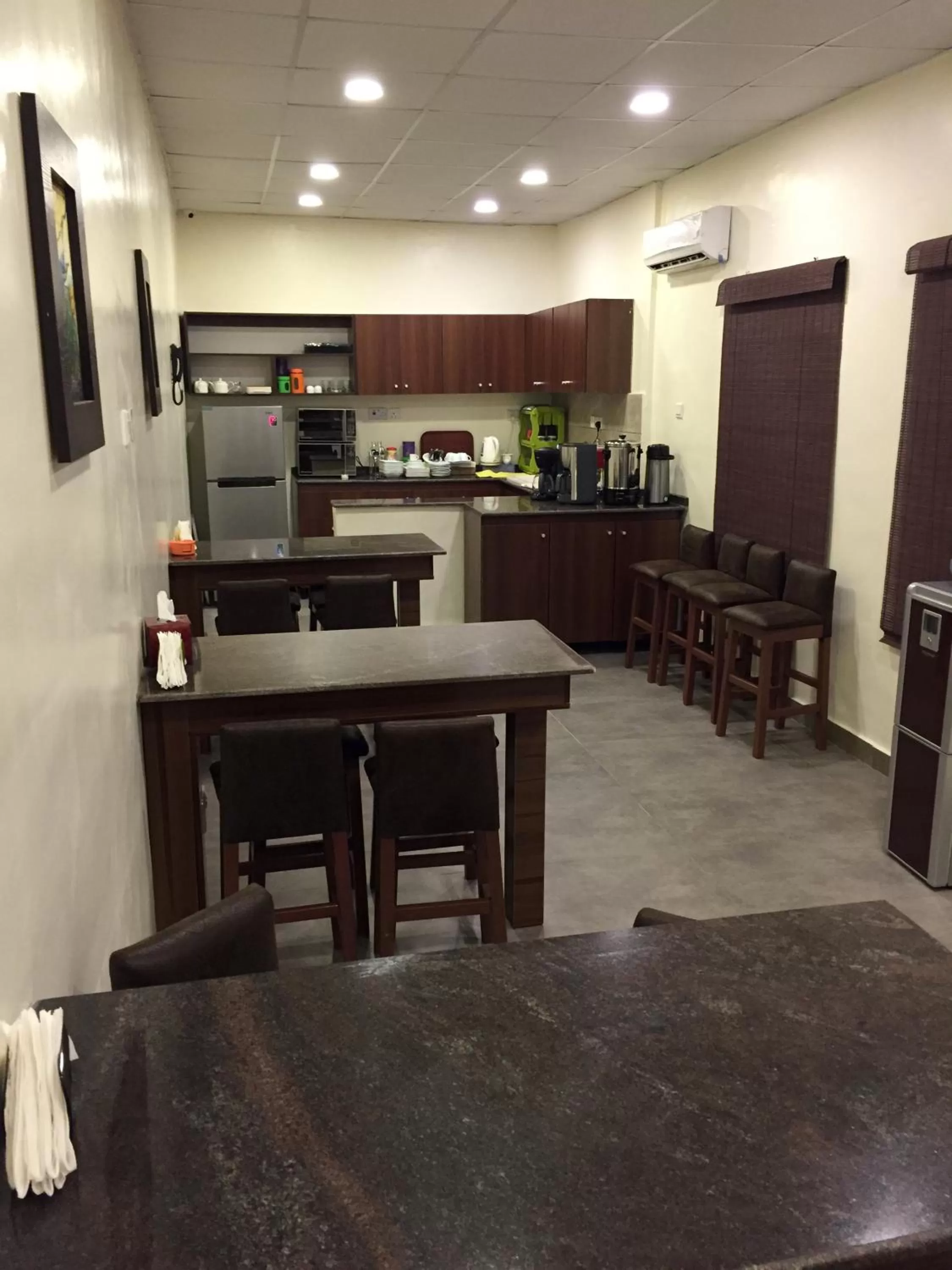 Restaurant/places to eat in Sinclair Guest House