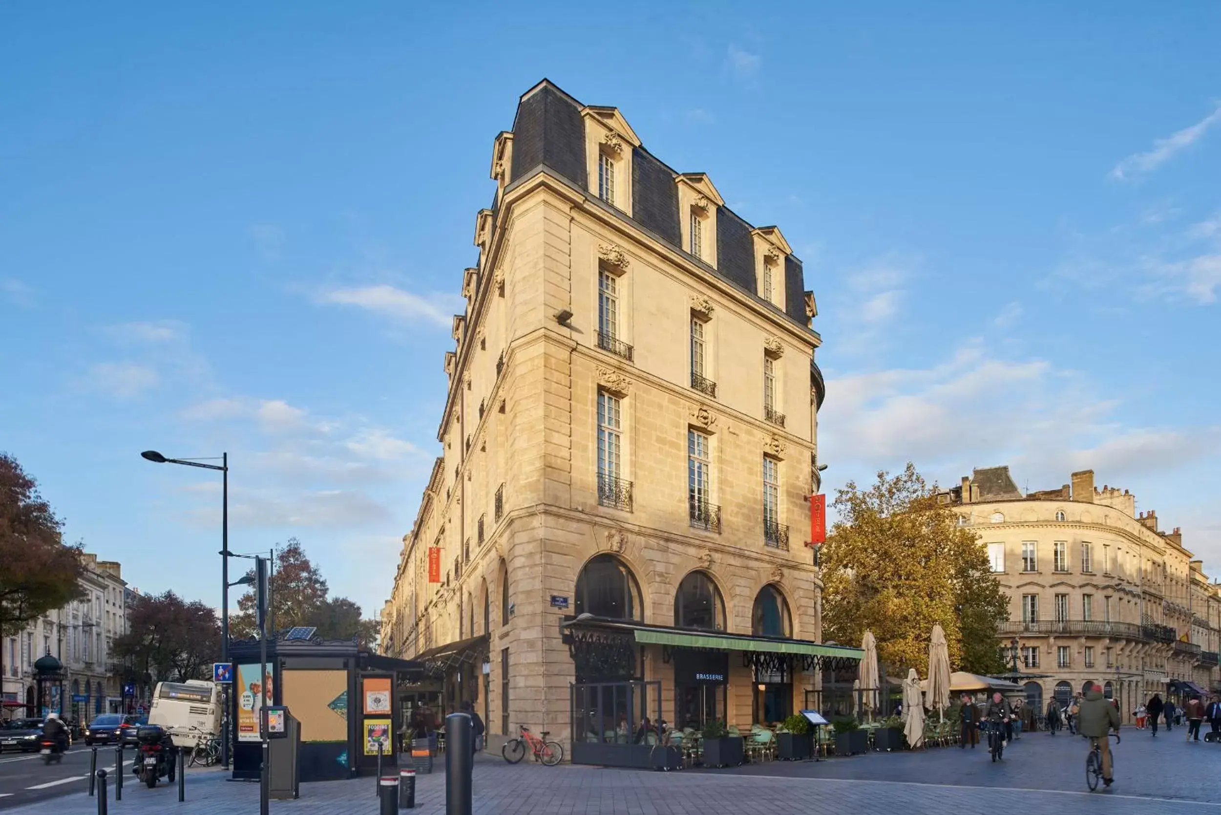 Property Building in Hôtel Bordeaux Clémenceau by Happyculture