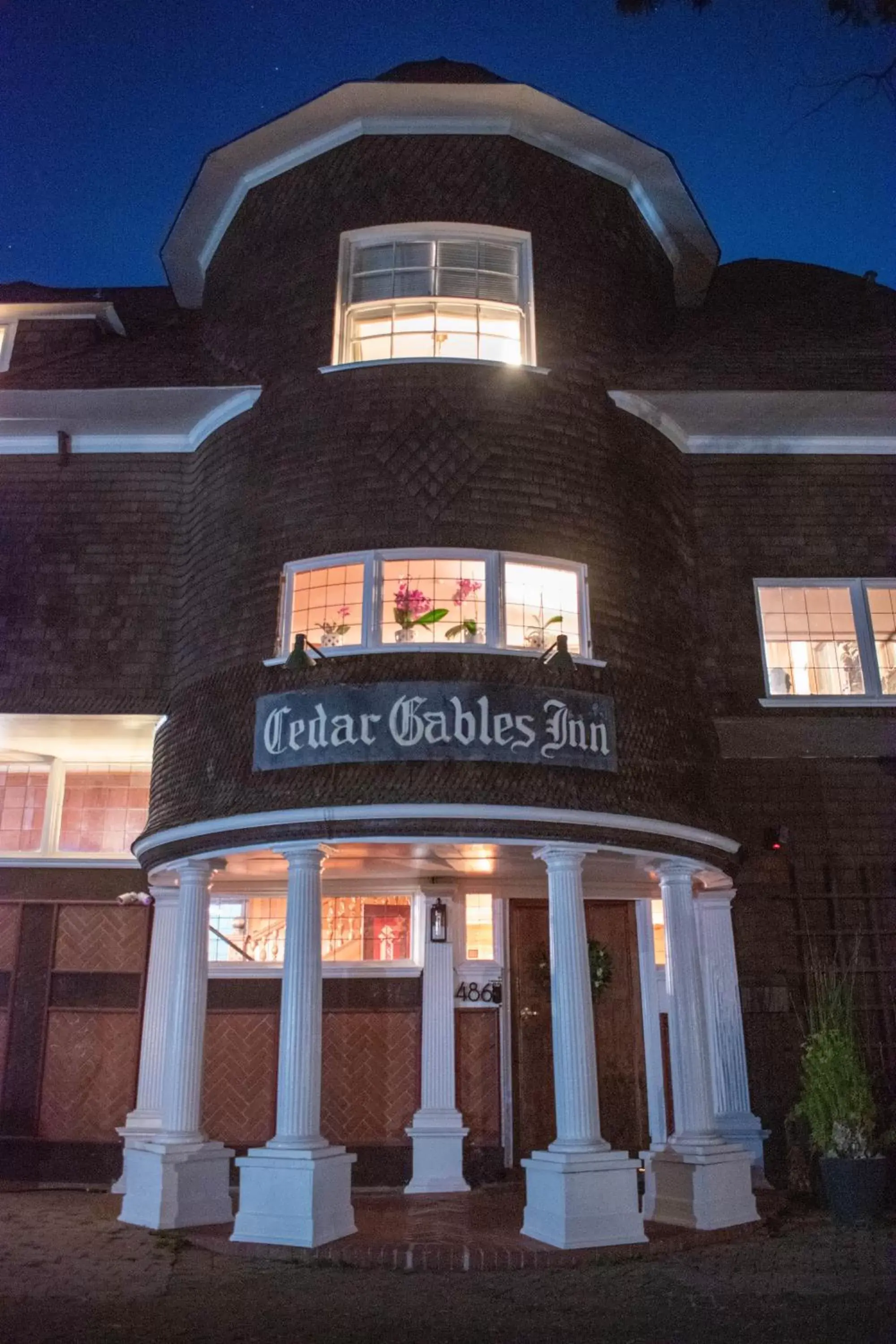 Cedar Gables Inn