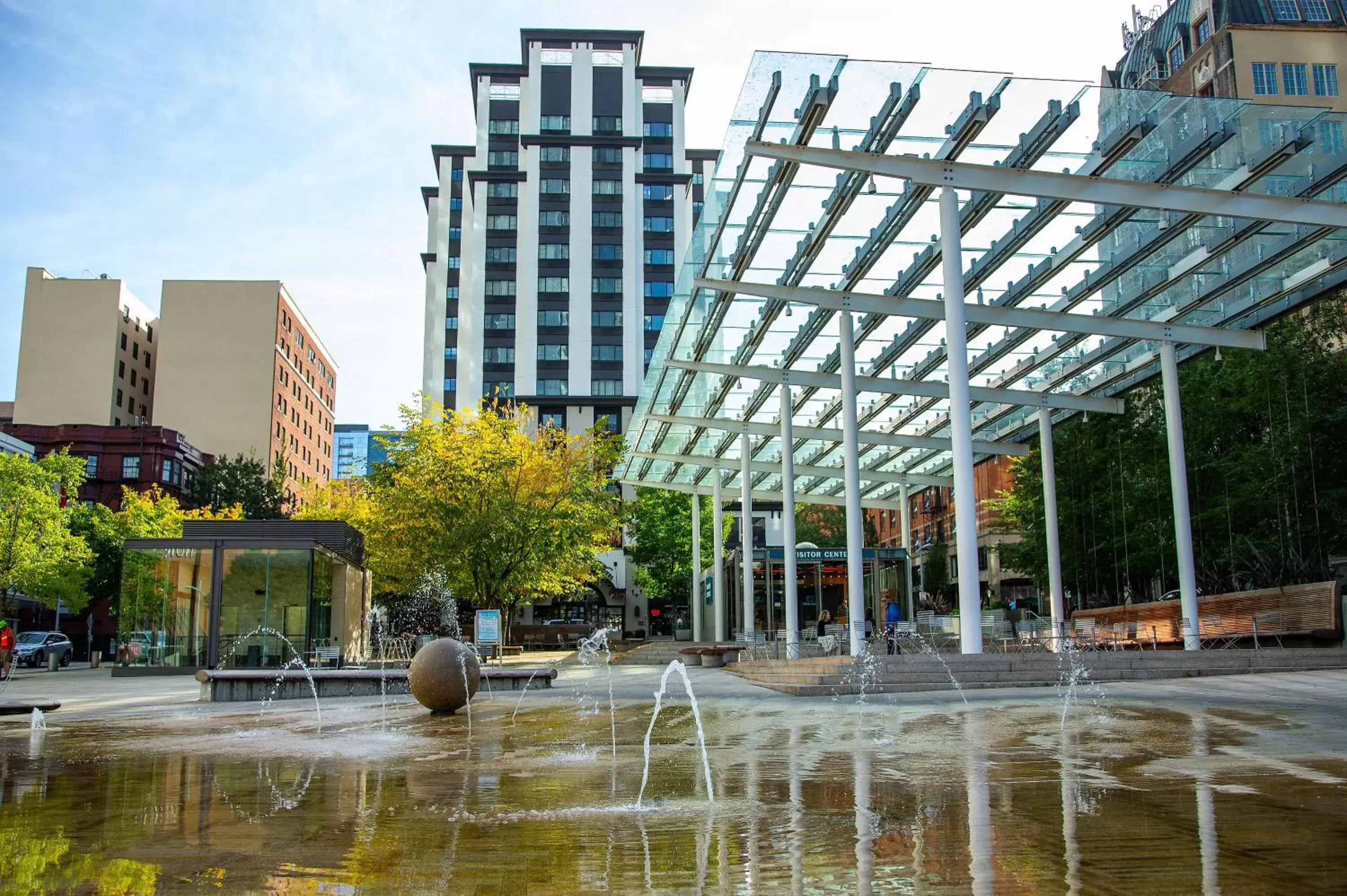 Property Building in The Paramount Hotel Portland