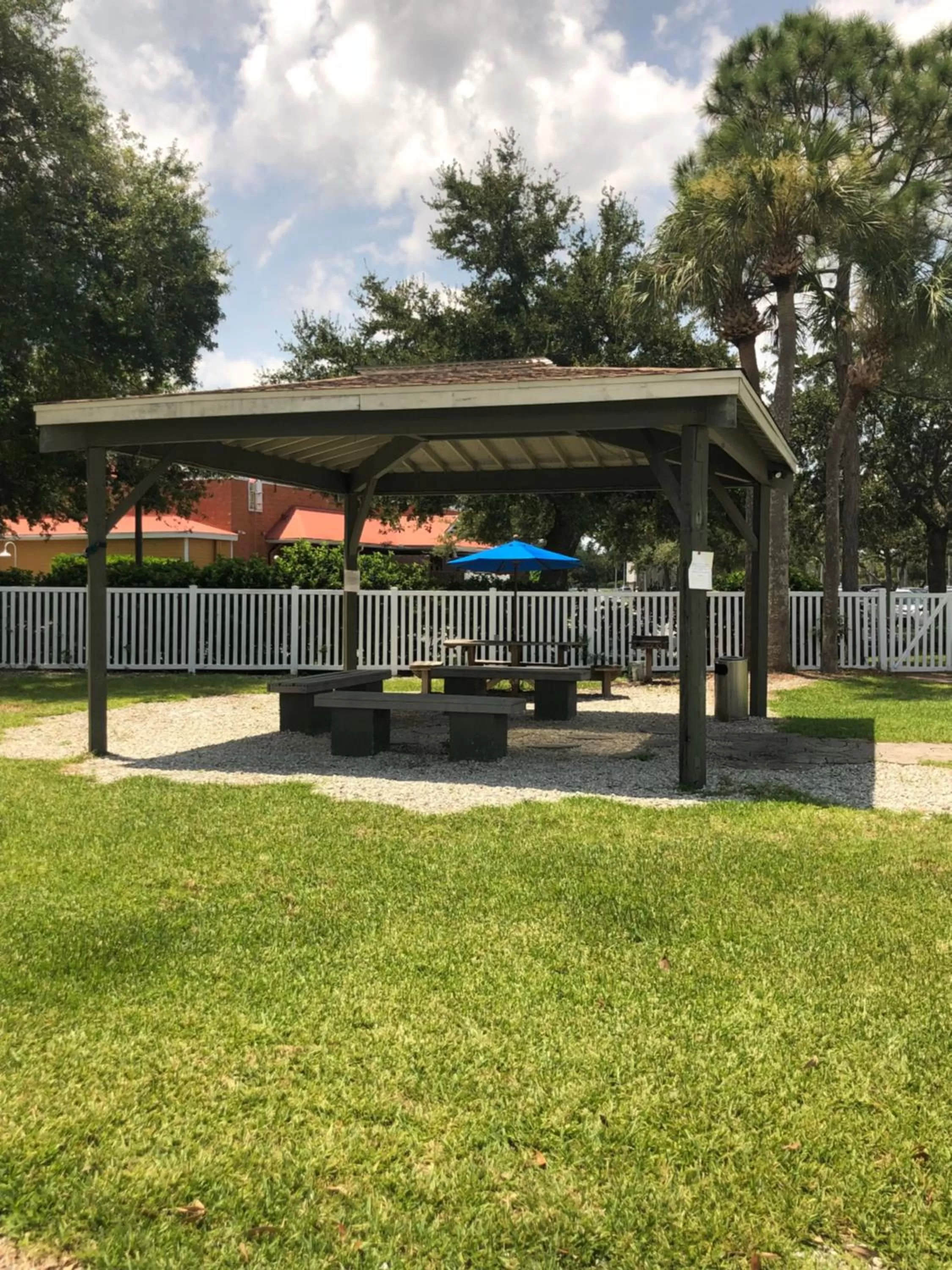 BBQ facilities in Chase Suite Hotel Rocky Point Tampa