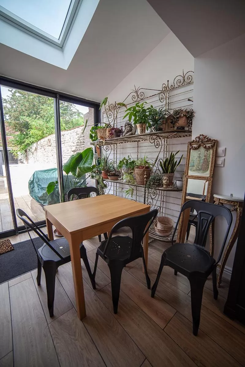 Dining area in Bienvenue Chez Nous