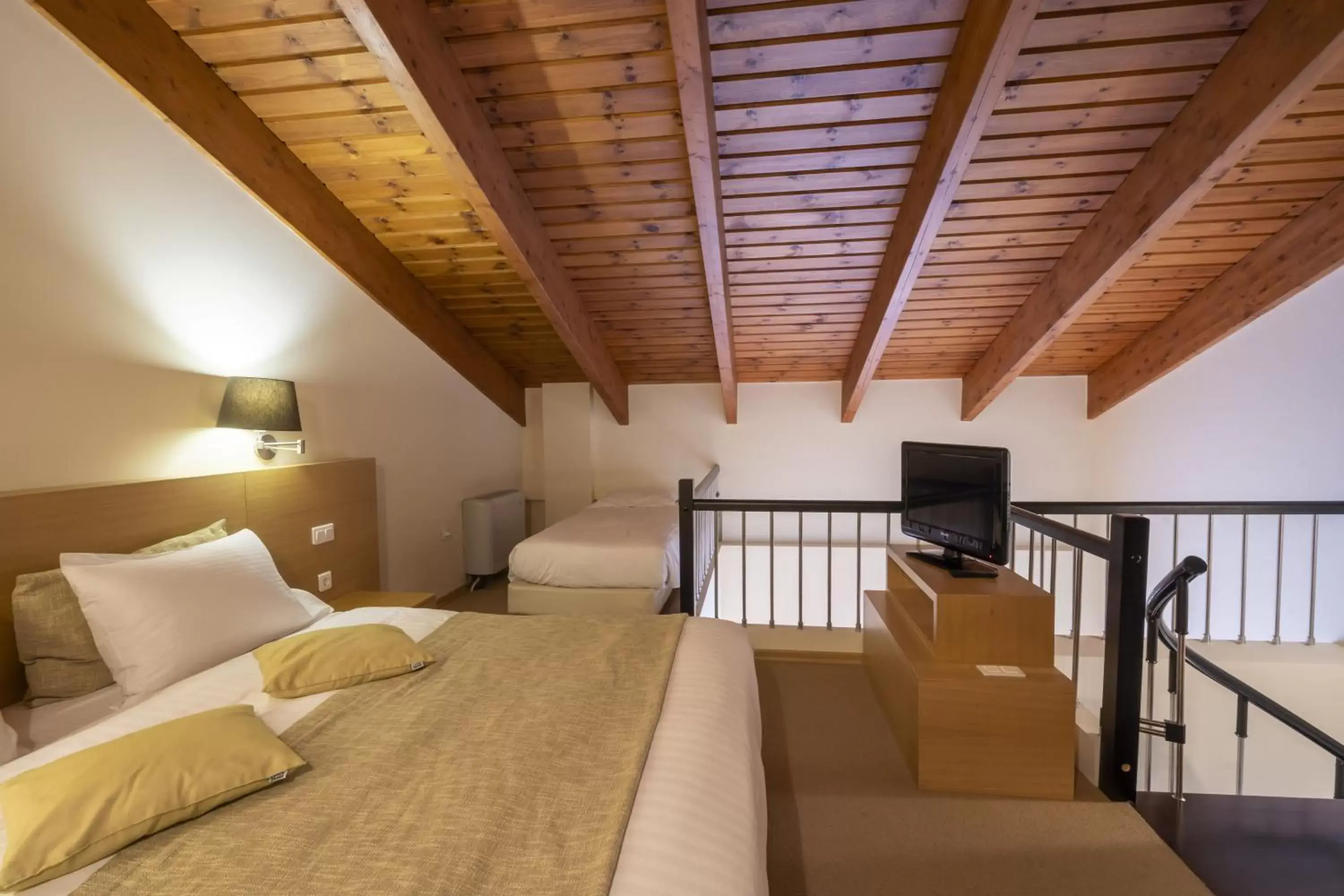 Bedroom, Bed in Domotel Anemolia Mountain Resort