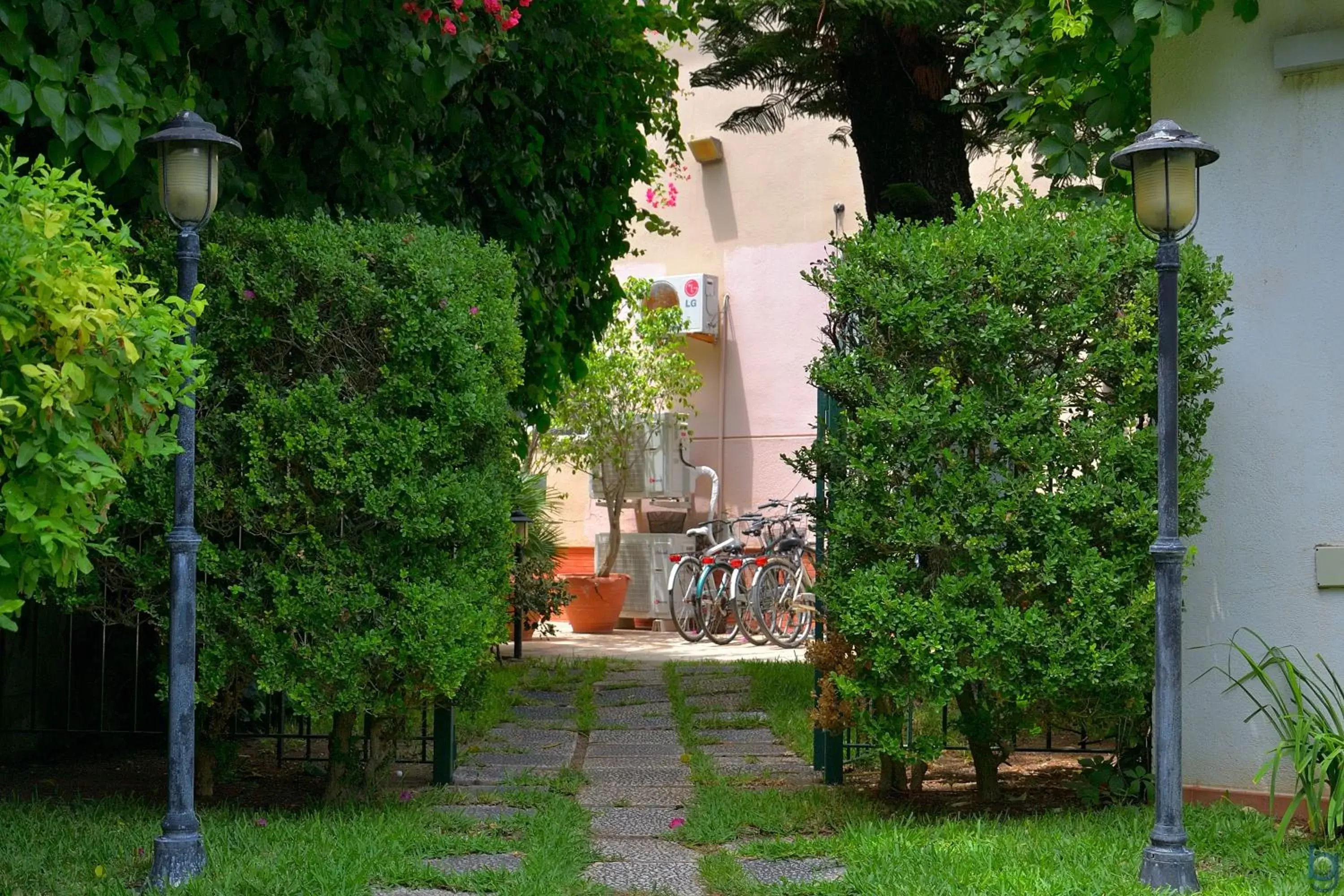 Garden in B&b Mondello Resort