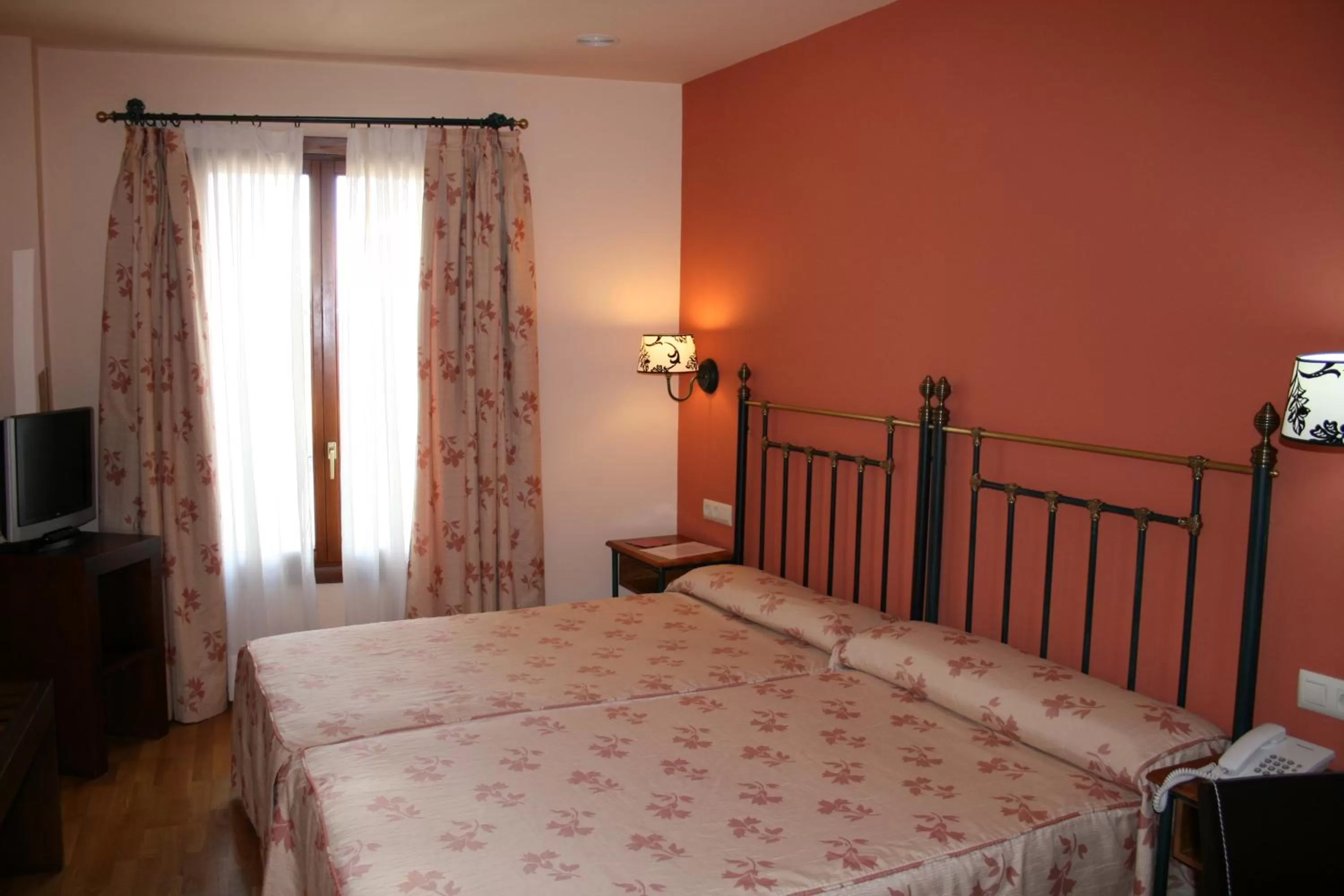 Photo of the whole room, Bed in Hotel Spa La Casa Mudéjar