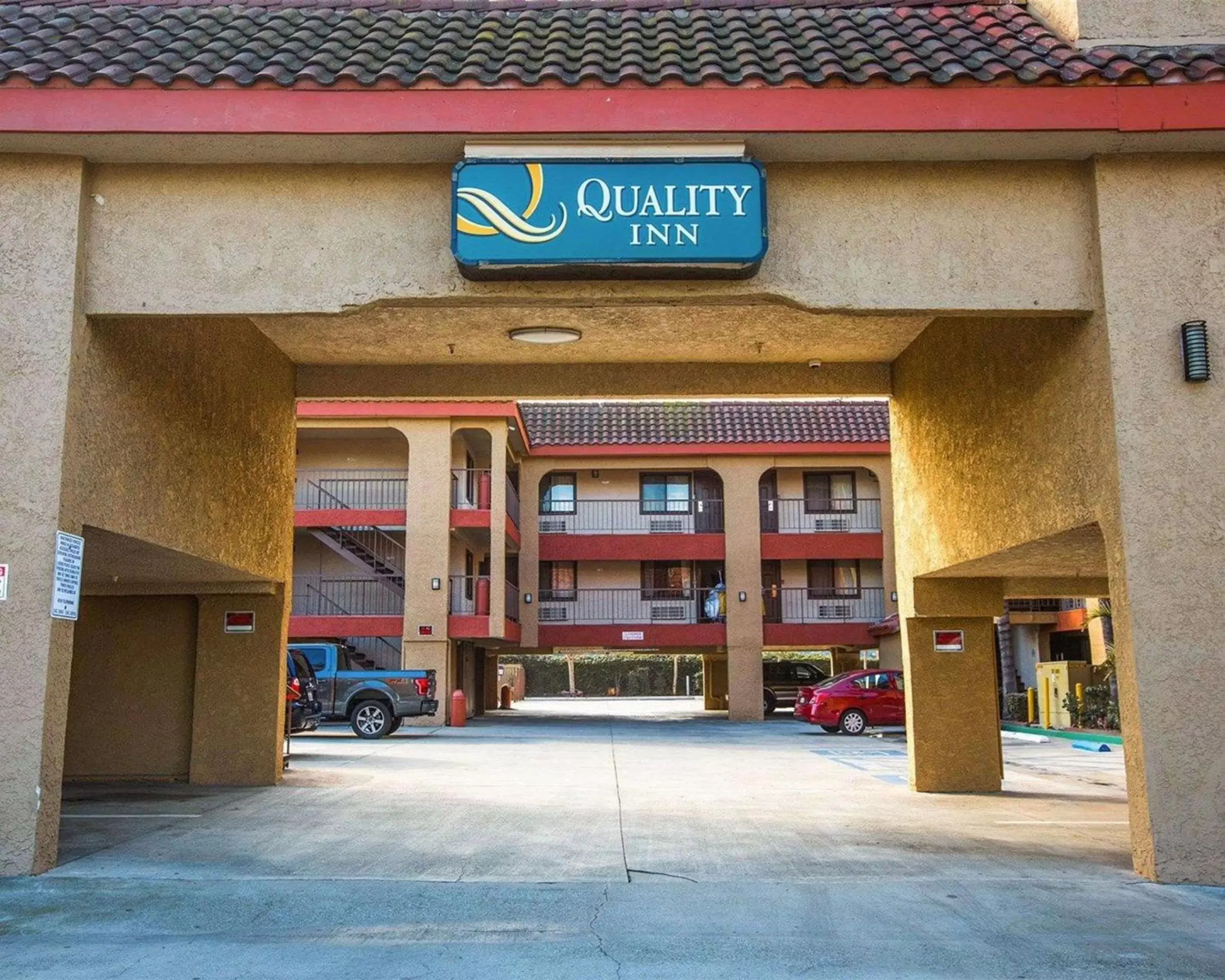 Property building in Quality Inn Downey Property building in Quality Inn Downey