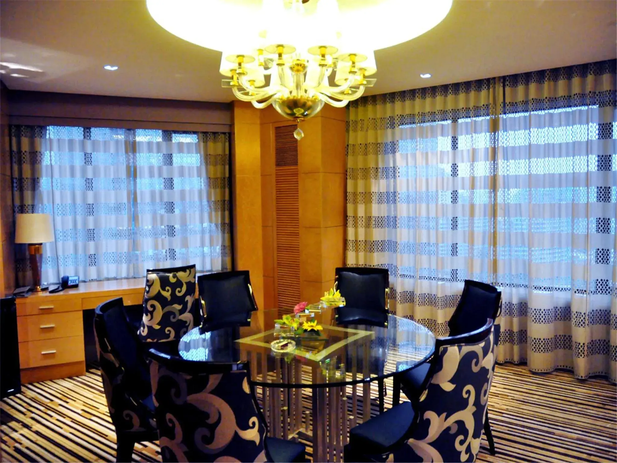Seating area, Restaurant/Places to Eat in Hotel Kunlun