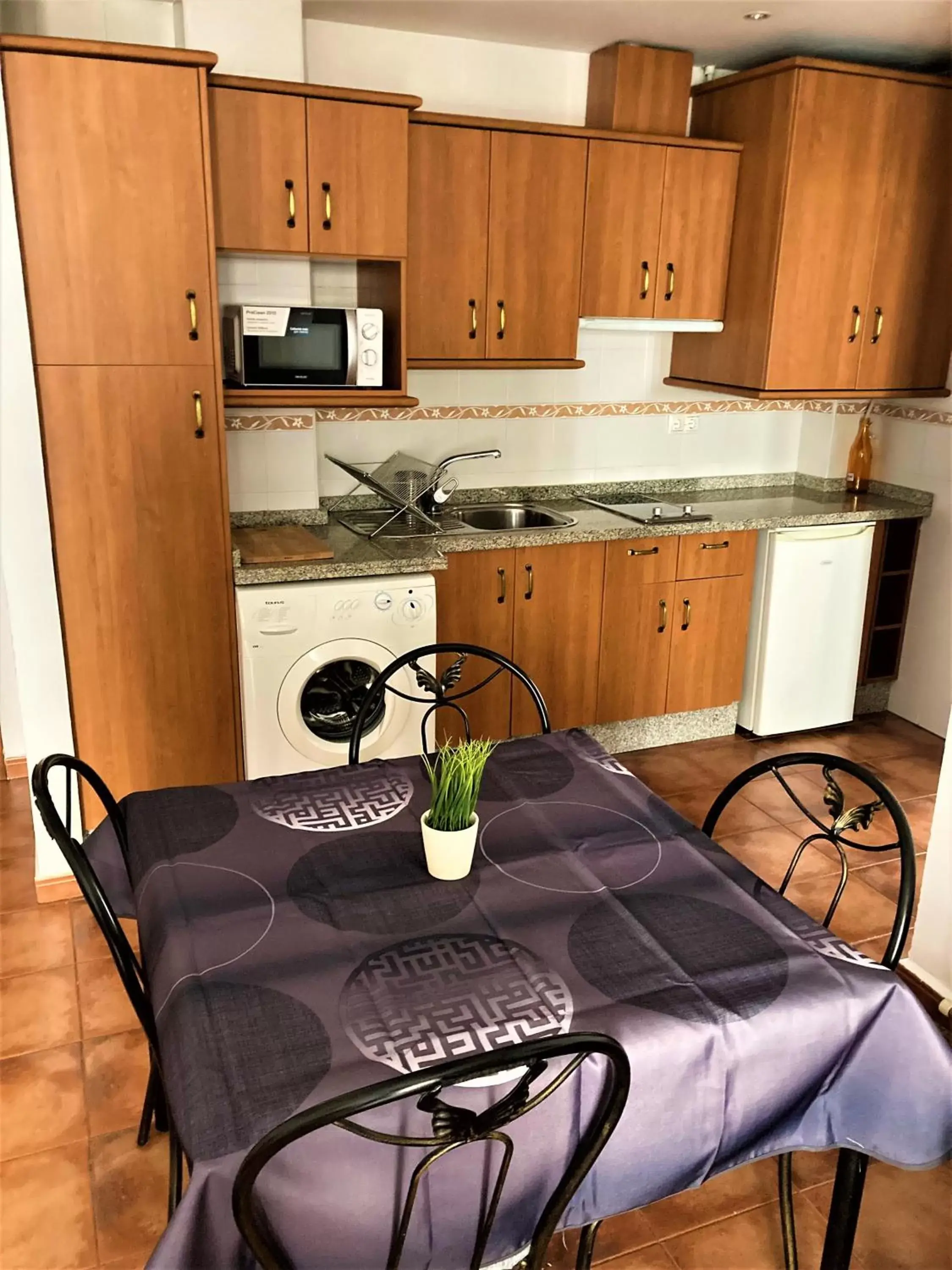 Kitchen or kitchenette, Kitchen/Kitchenette in APARTAMENTOS CASERIA DE COMARES